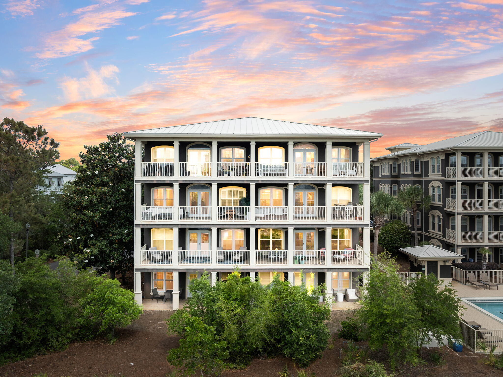 SEAVIEW VILLAS - Residential