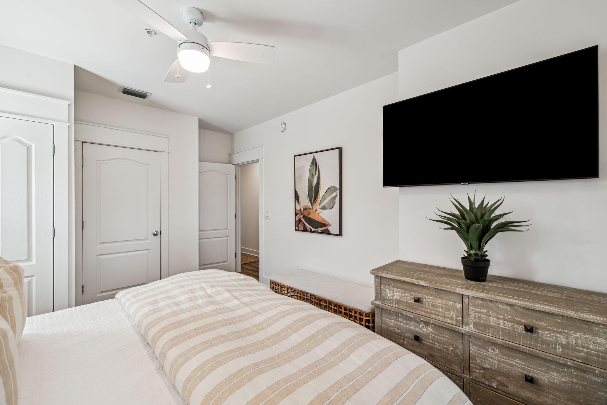 SEAVIEW VILLAS - Residential