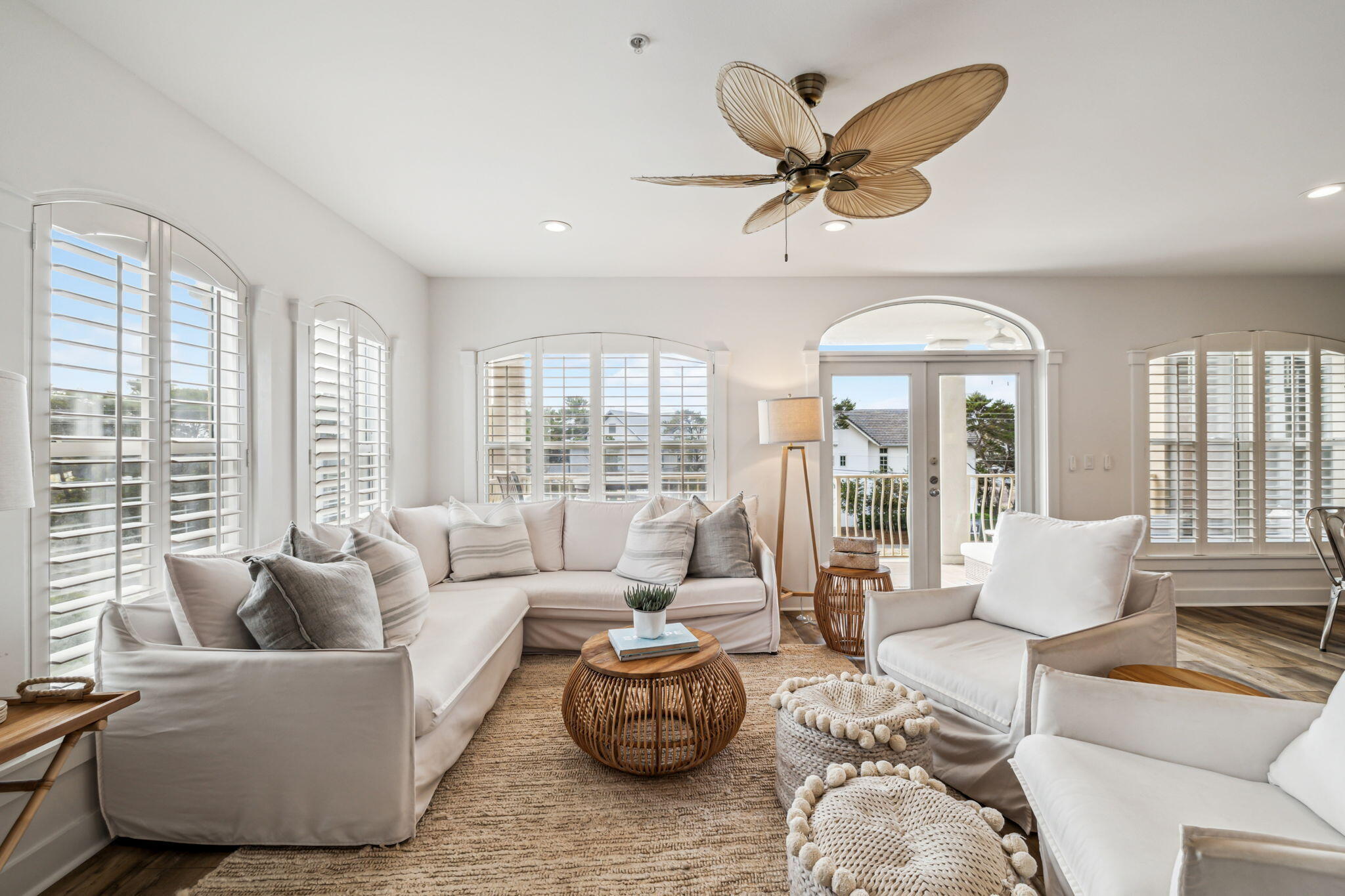 SEAVIEW VILLAS - Residential