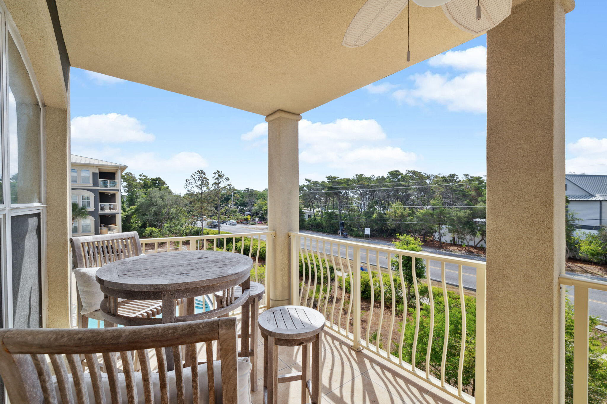 SEAVIEW VILLAS - Residential