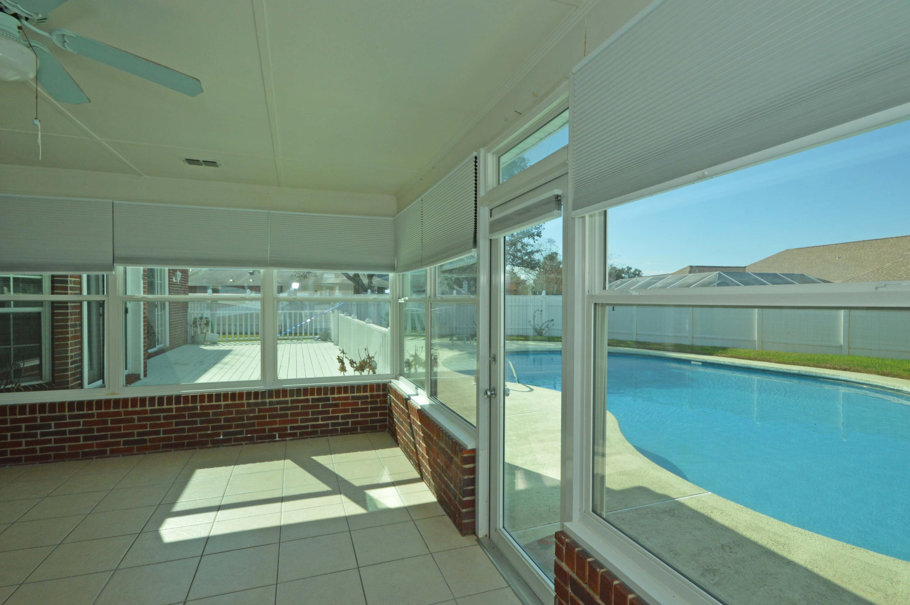 PRITCHARD POINT - Residential