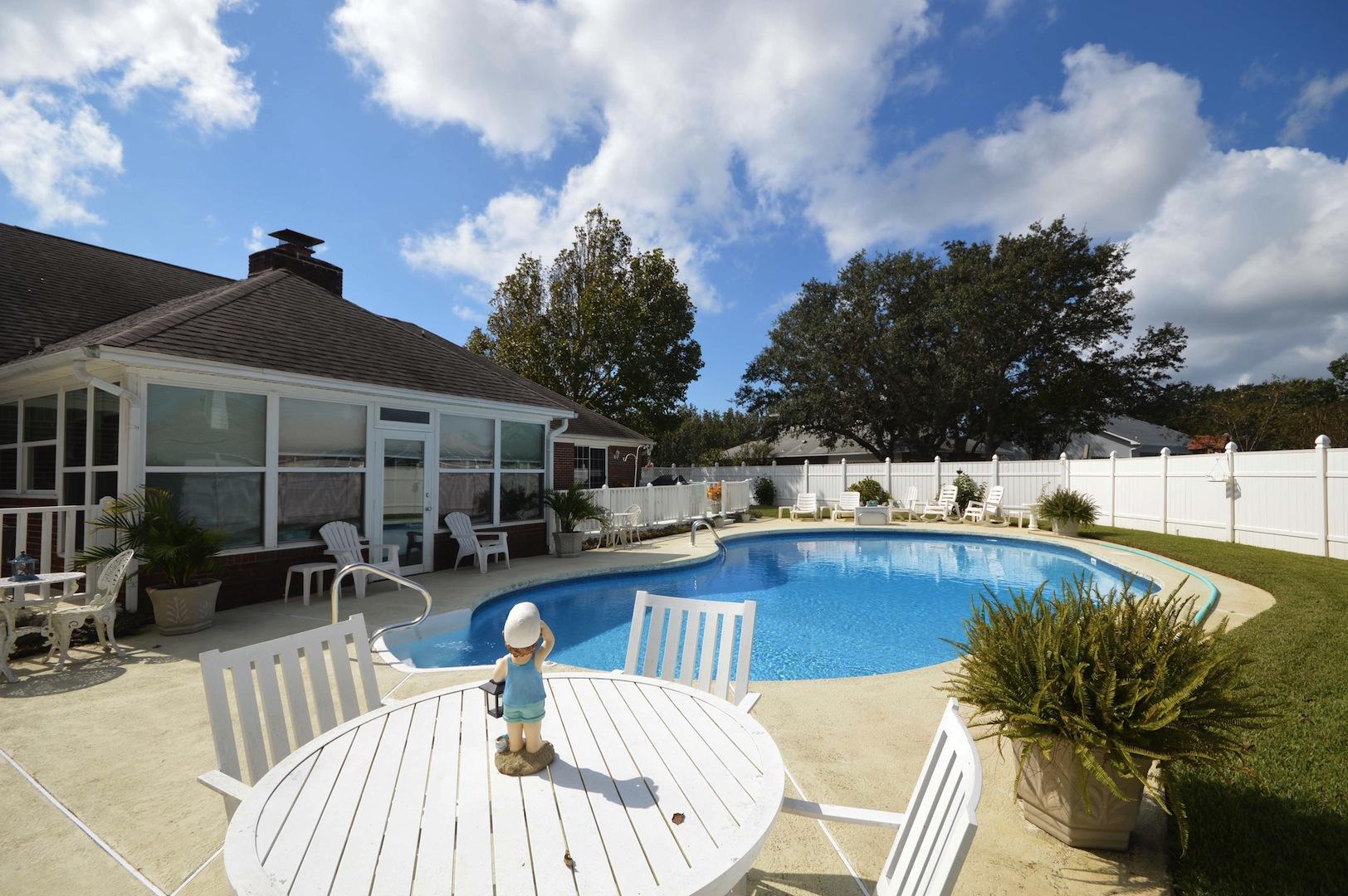 PRITCHARD POINT - Residential