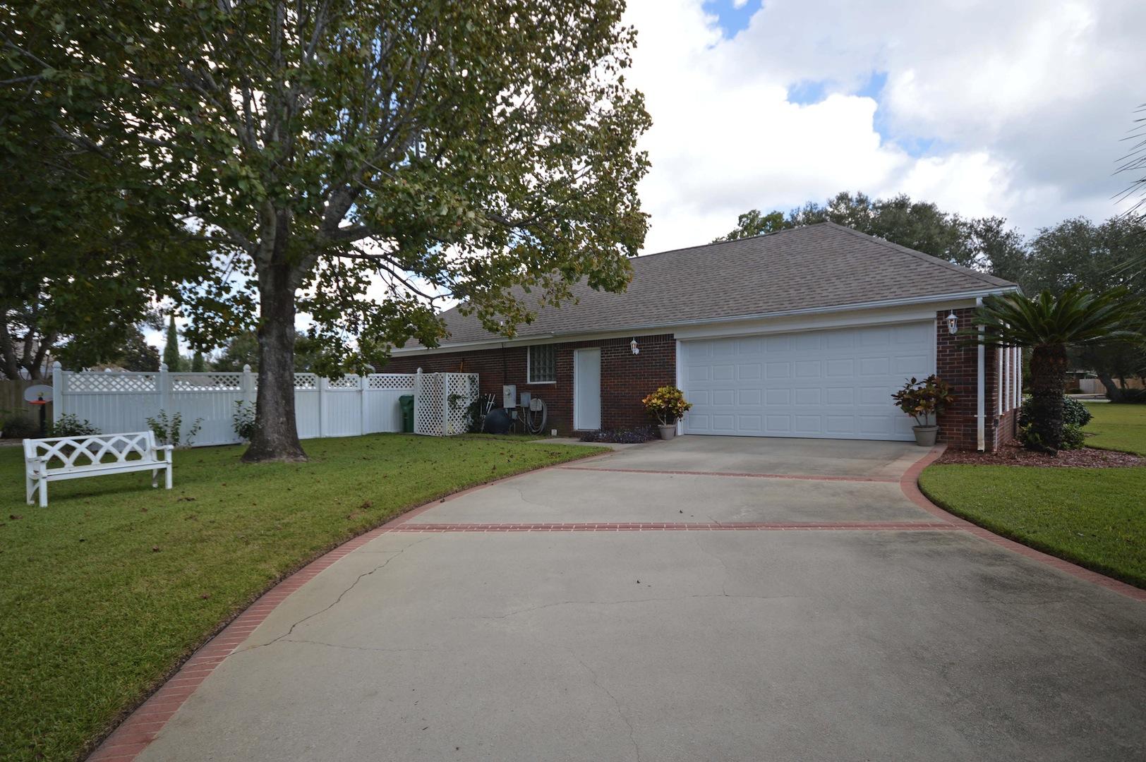 PRITCHARD POINT - Residential