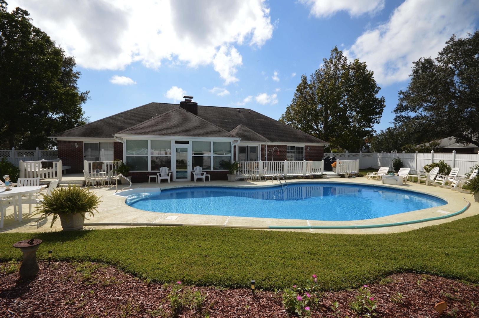 PRITCHARD POINT - Residential