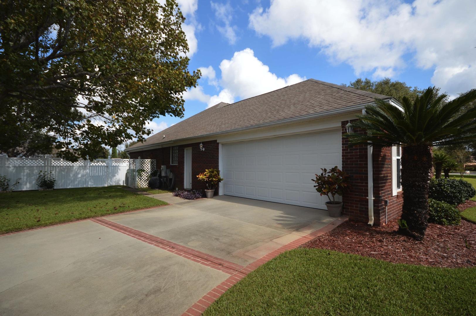 PRITCHARD POINT - Residential