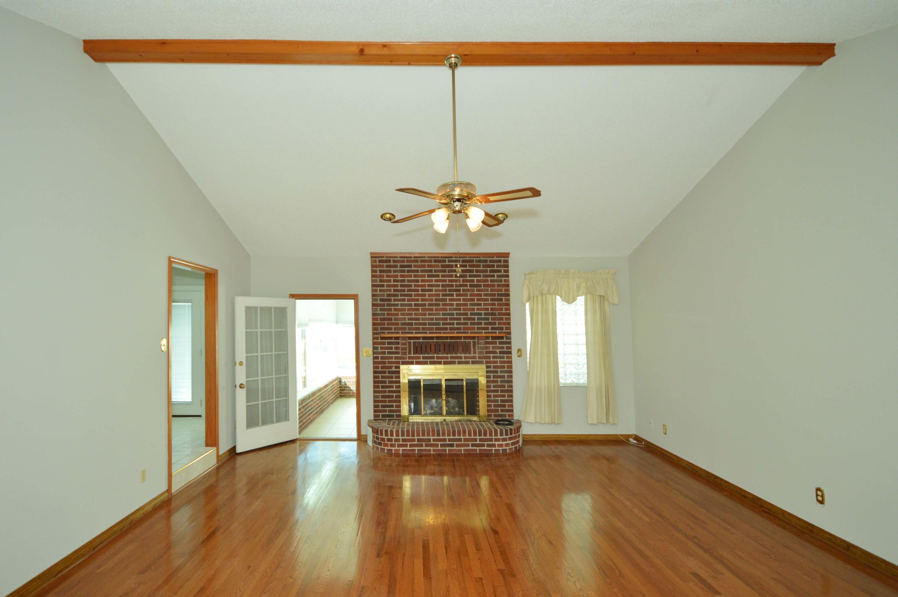 PRITCHARD POINT - Residential