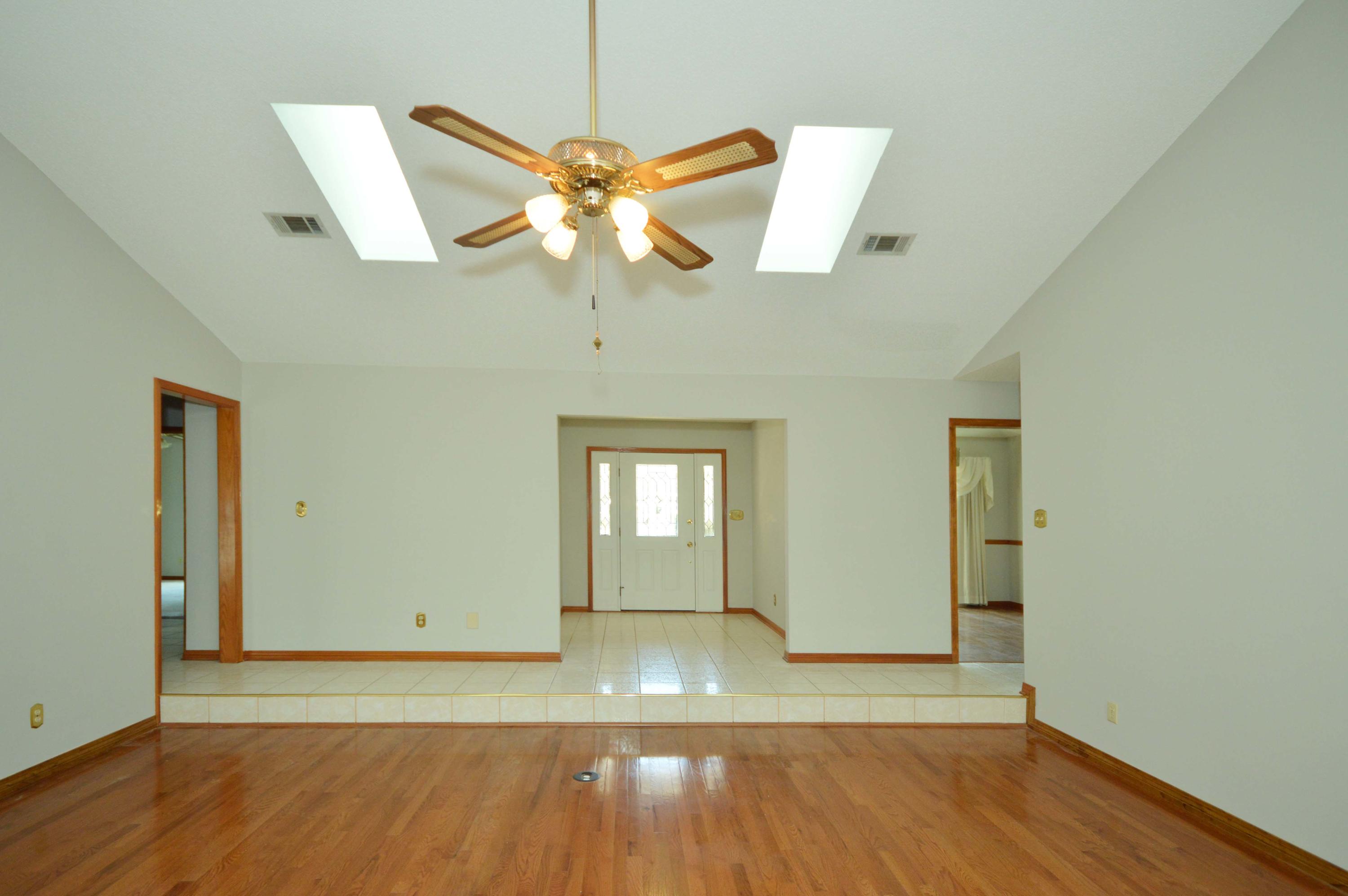 PRITCHARD POINT - Residential