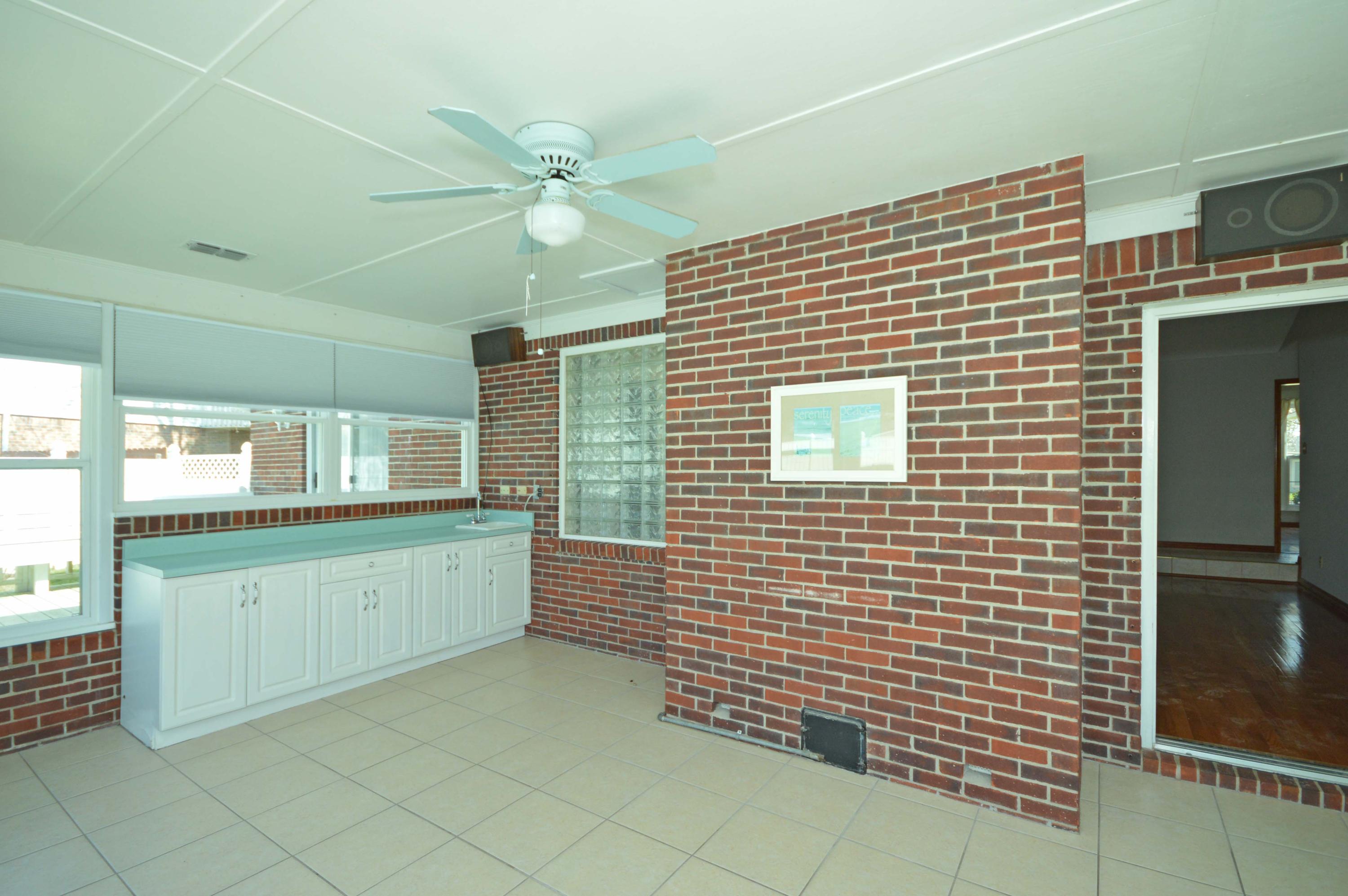 PRITCHARD POINT - Residential