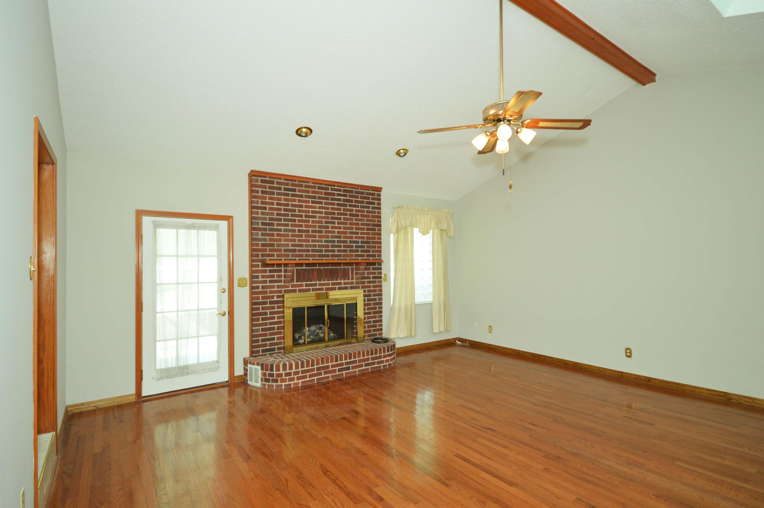 PRITCHARD POINT - Residential