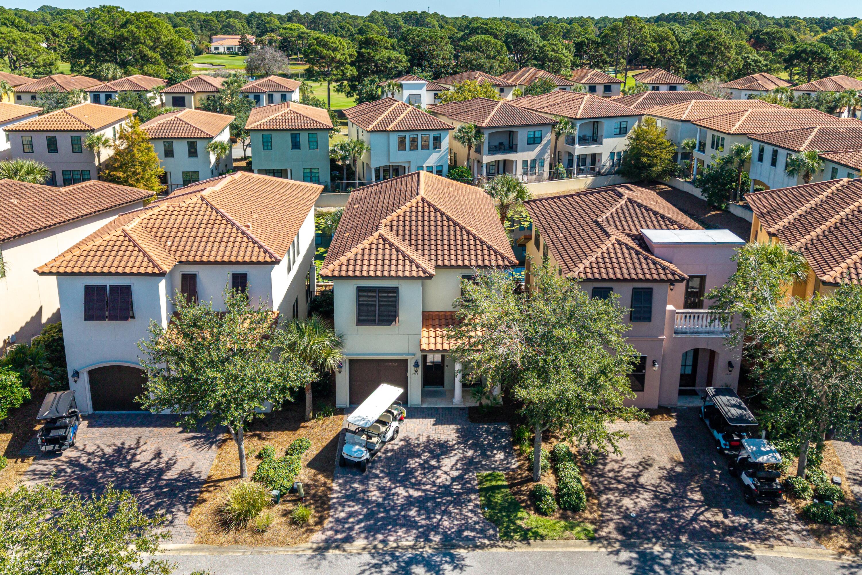 VILLA LAGO - Residential