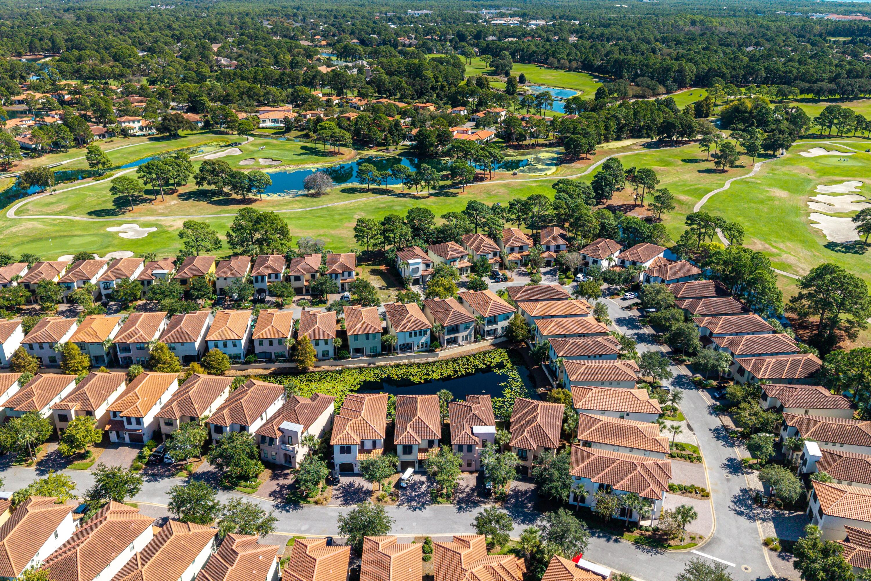 VILLA LAGO - Residential