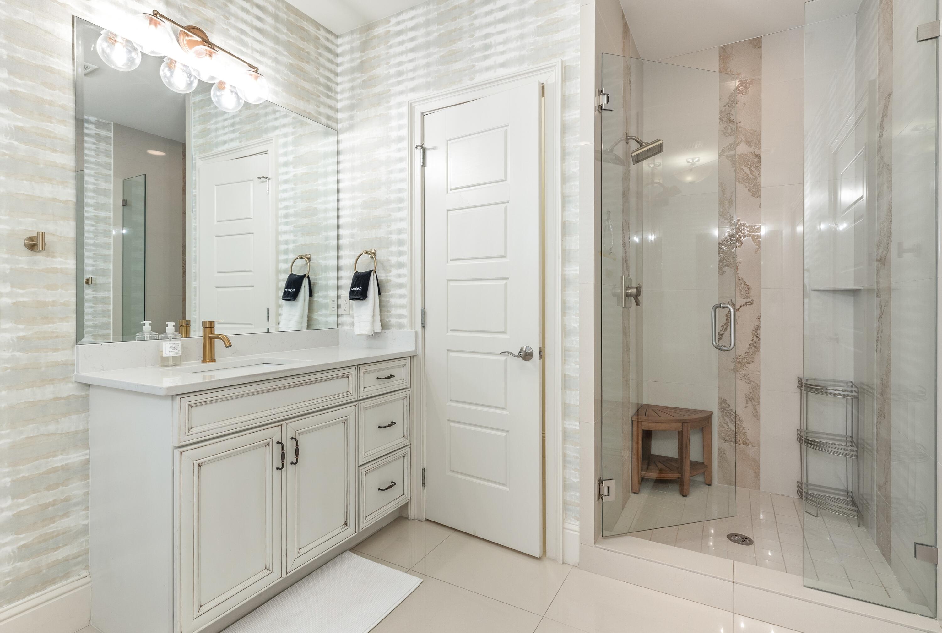 VILLA LAGO - Residential