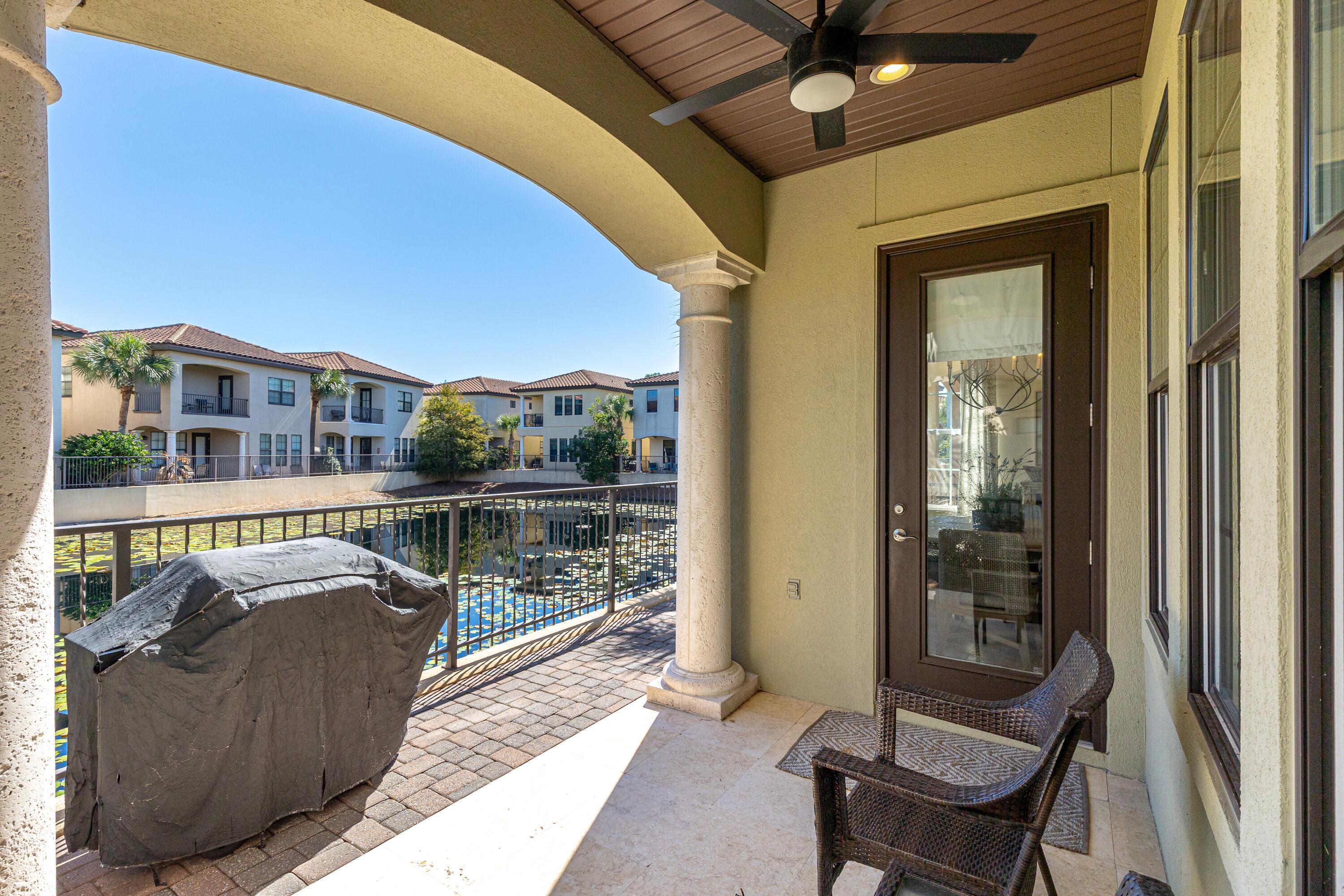 VILLA LAGO - Residential