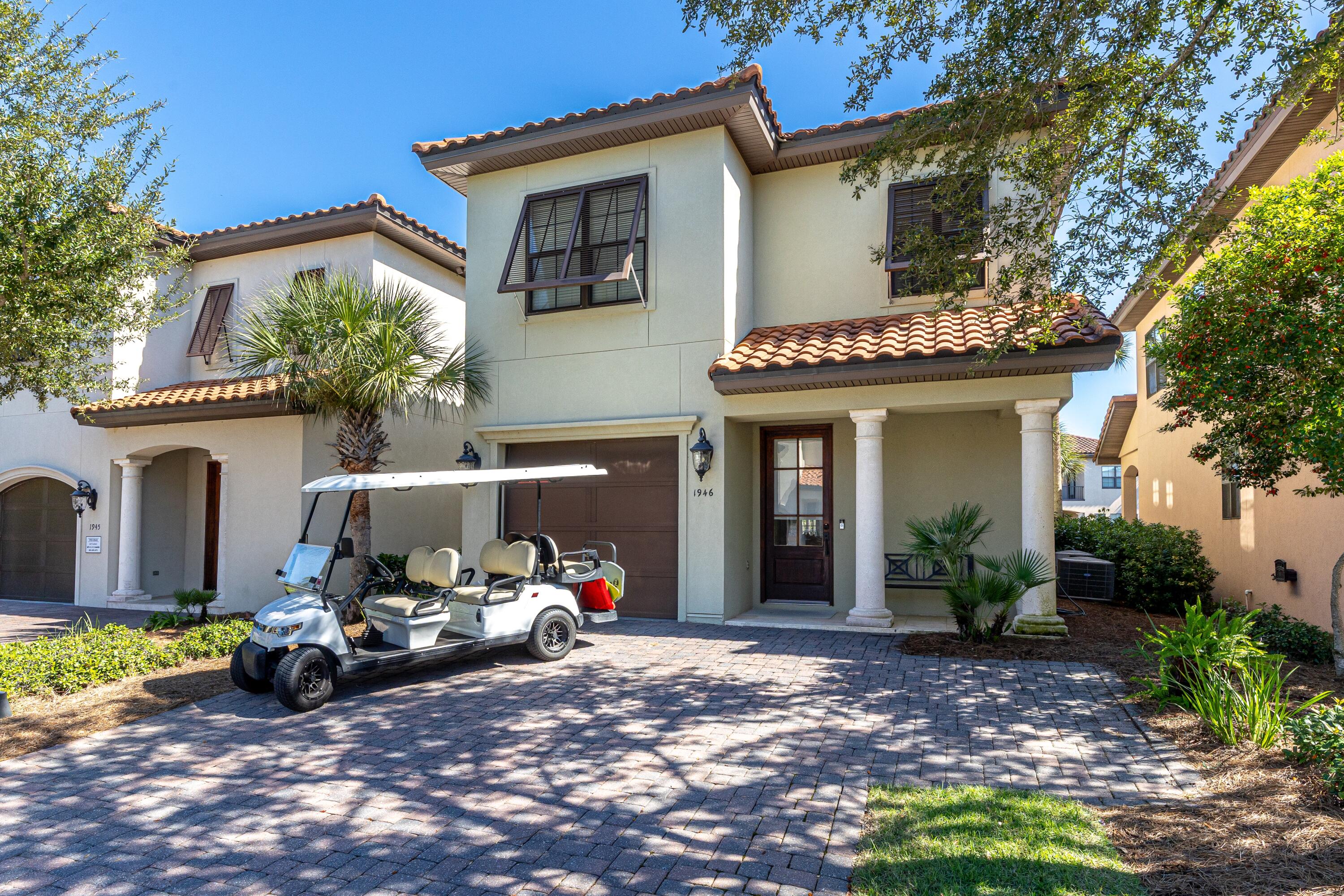 VILLA LAGO - Residential