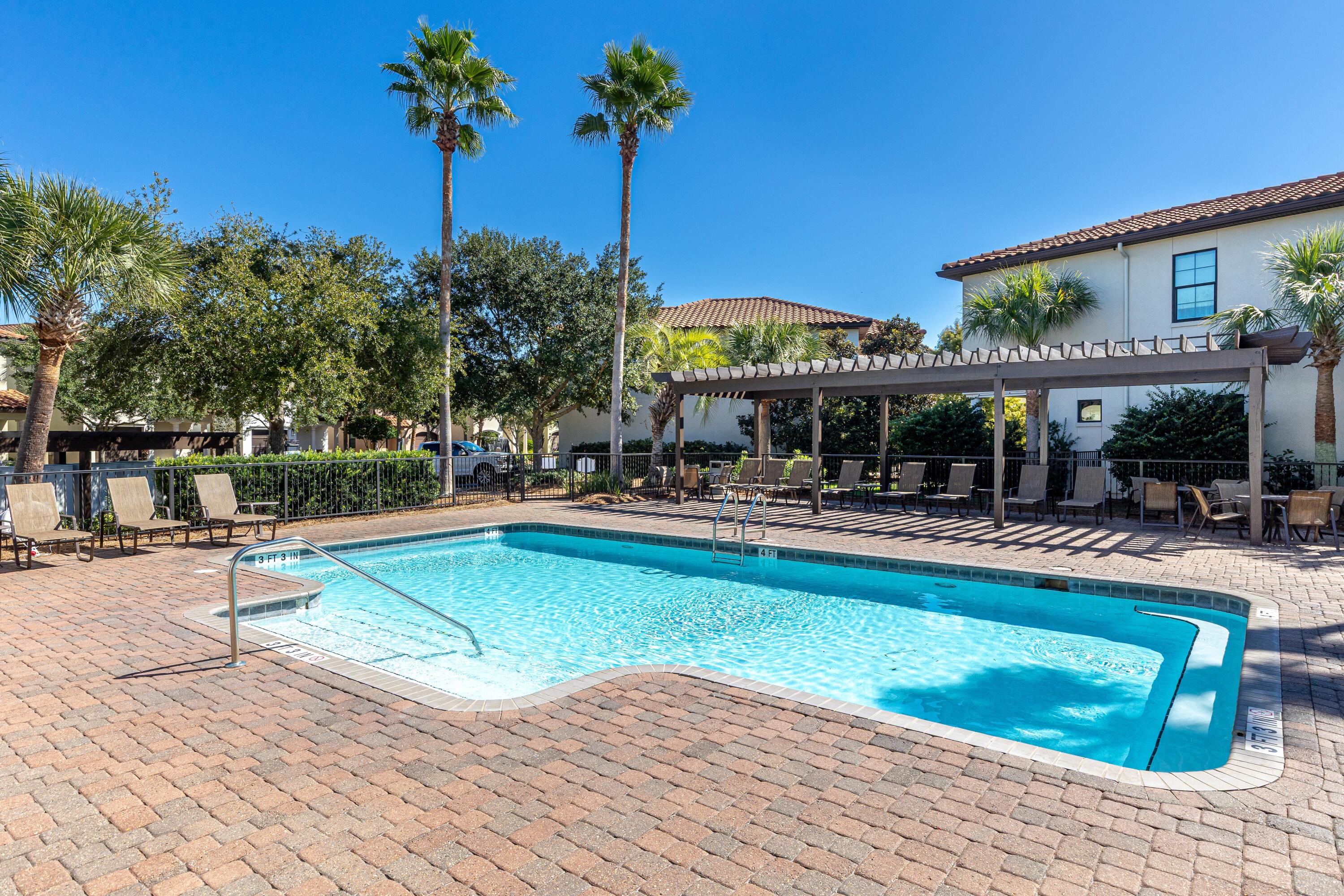 VILLA LAGO - Residential