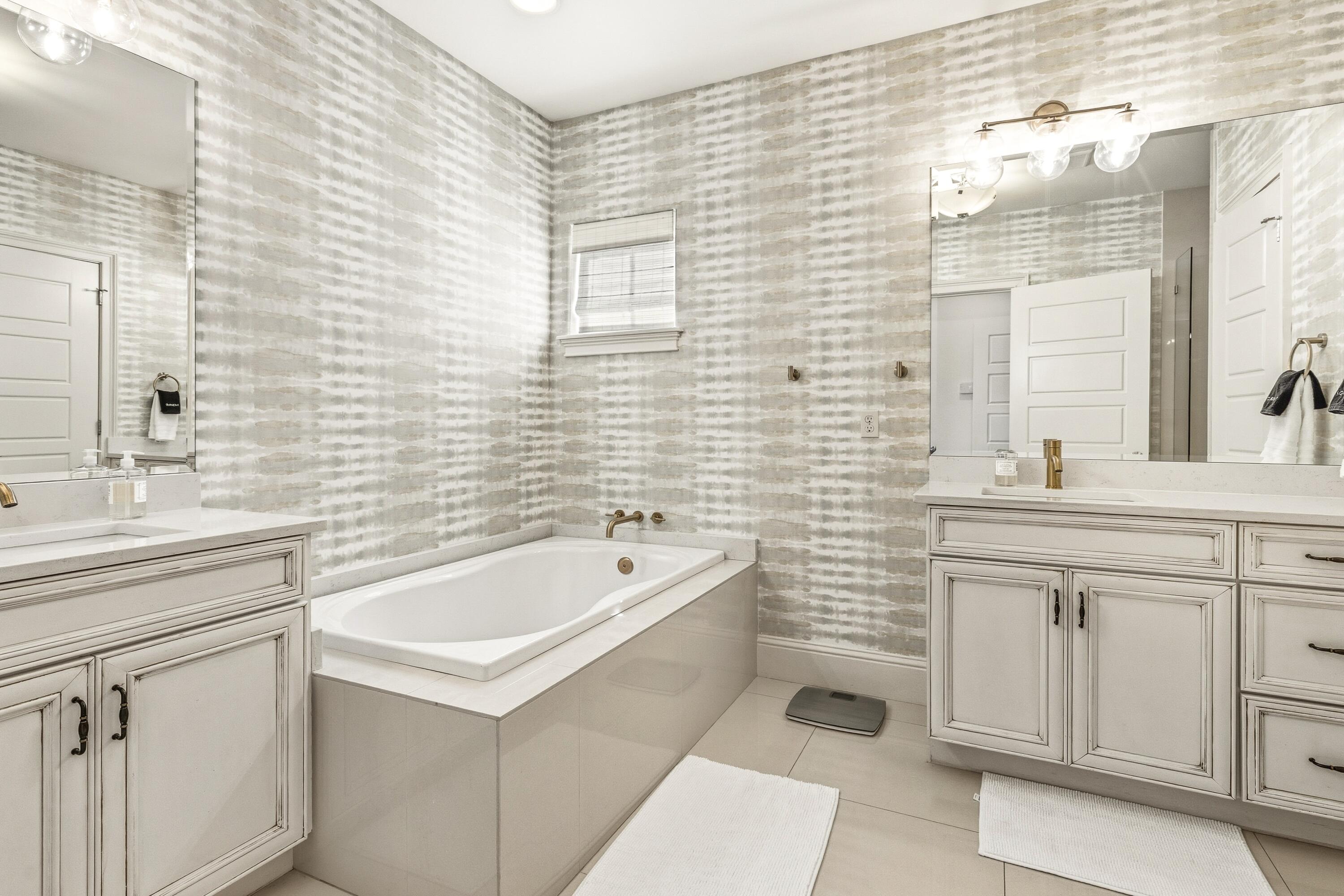 VILLA LAGO - Residential