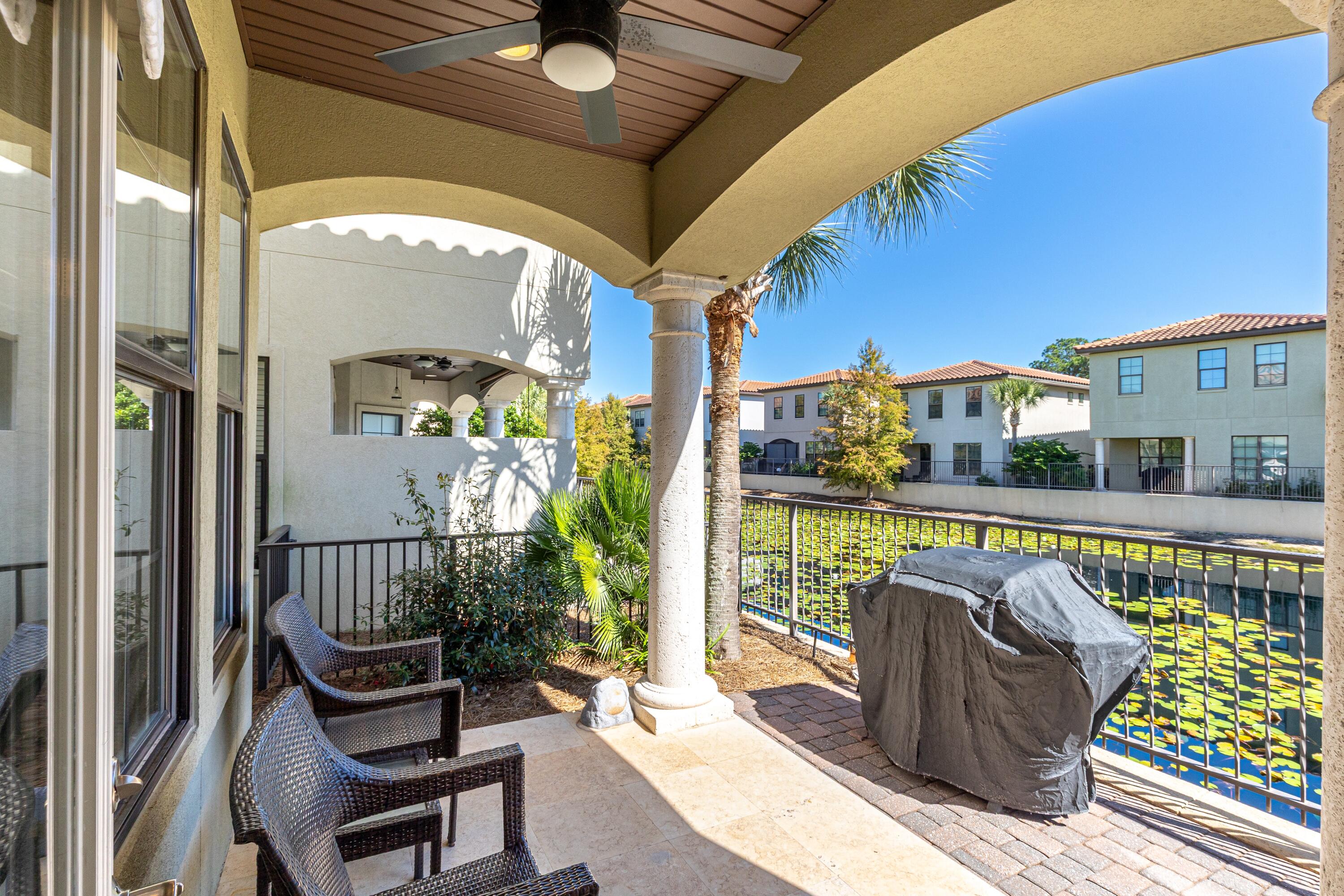 VILLA LAGO - Residential