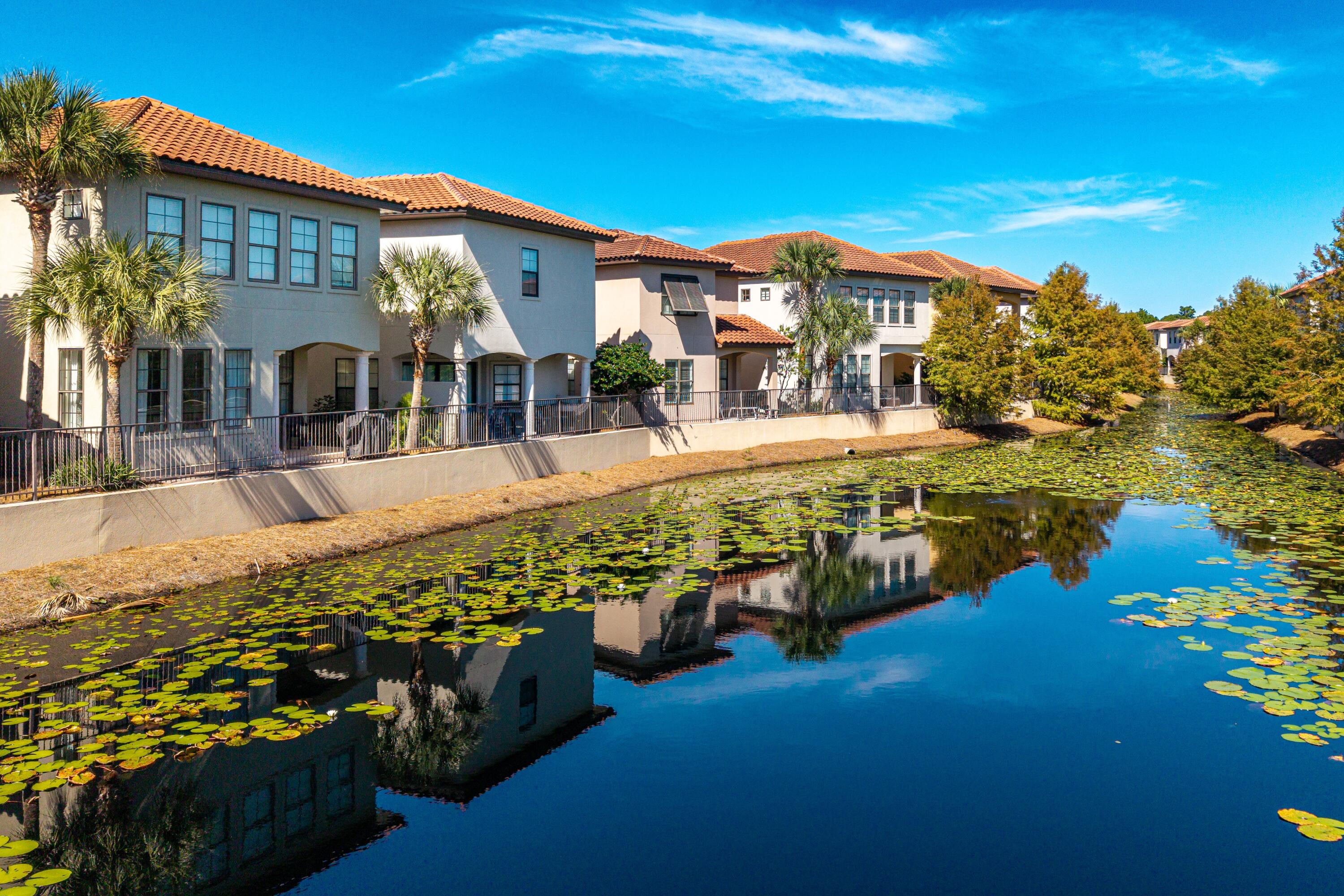 VILLA LAGO - Residential