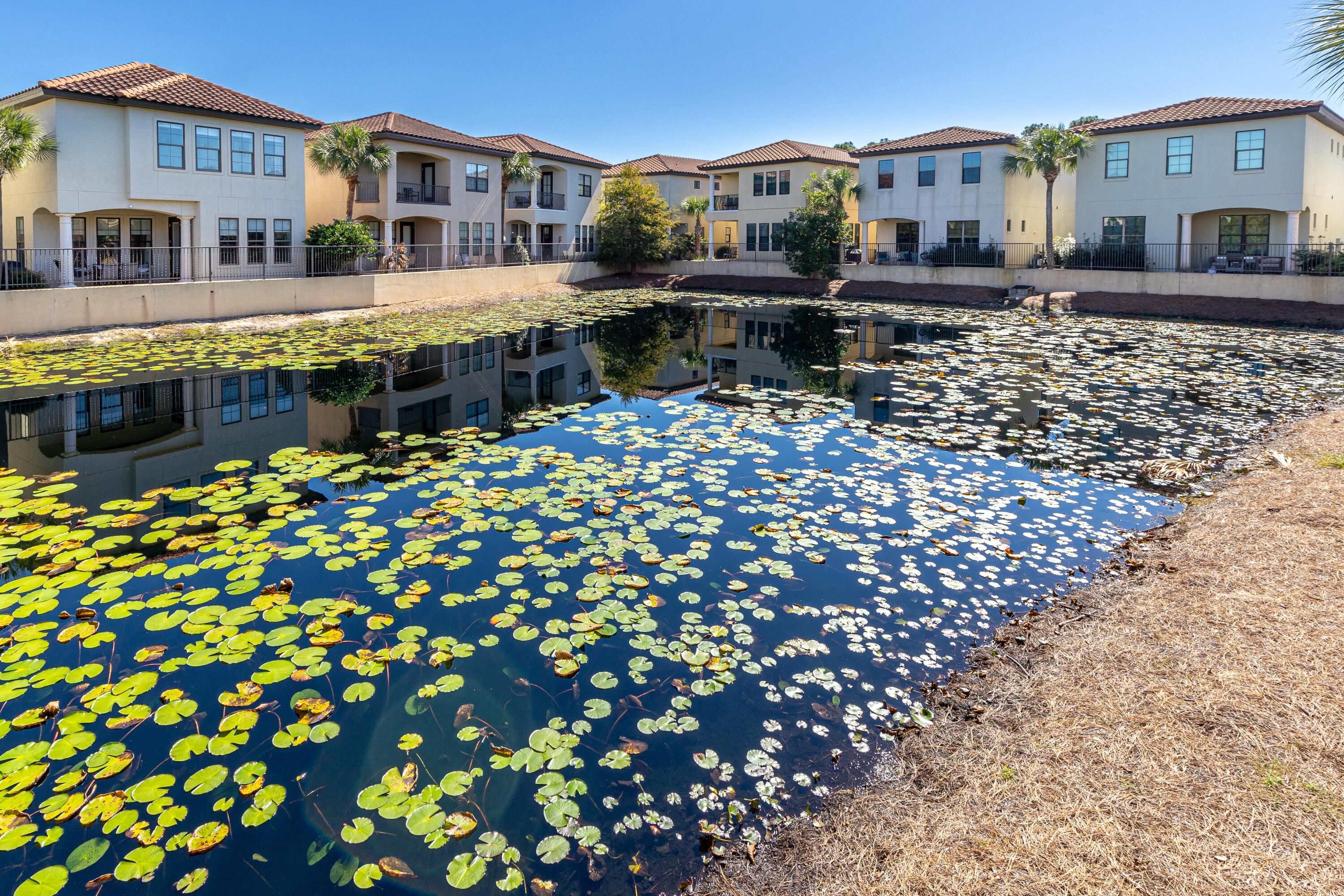 VILLA LAGO - Residential