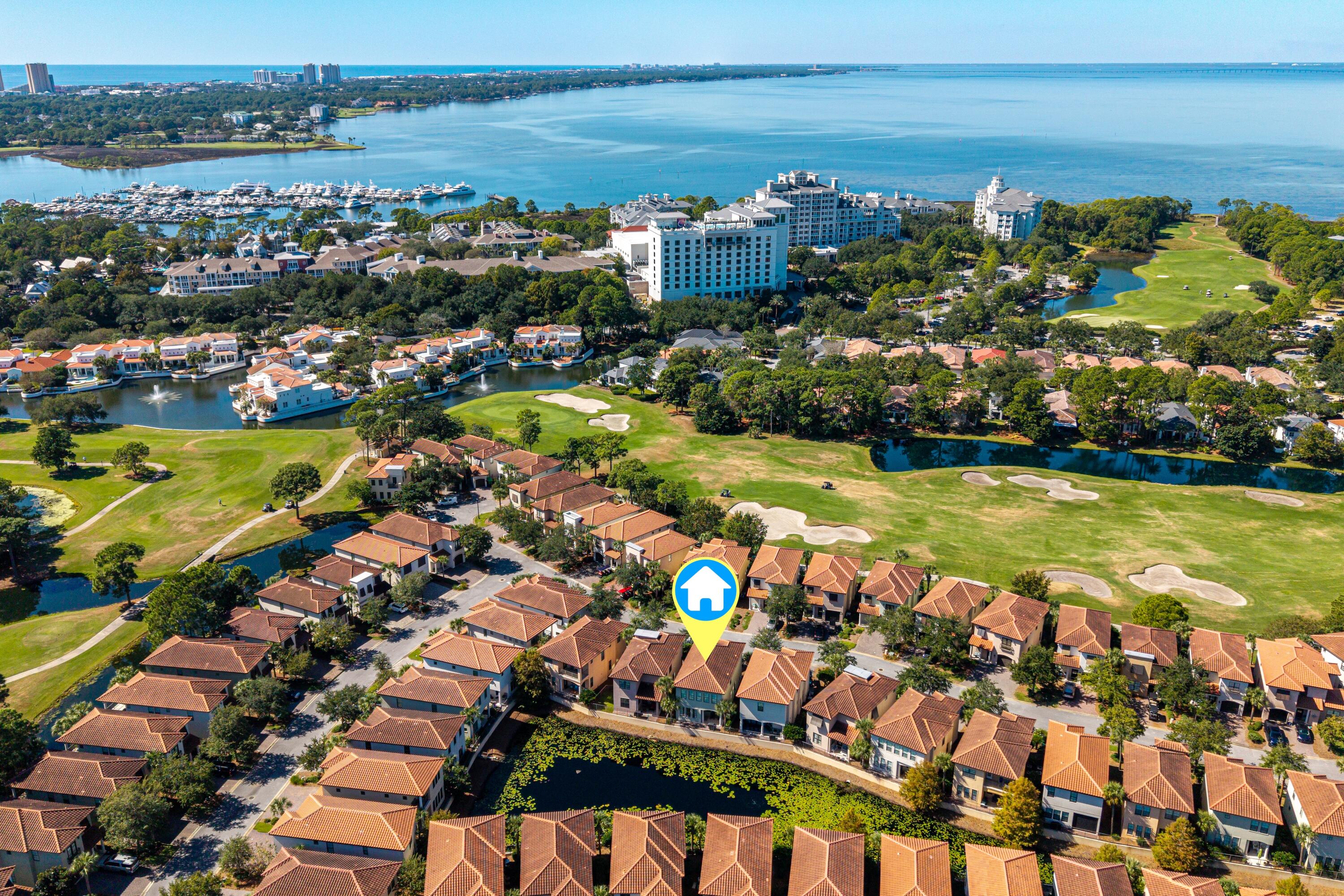 VILLA LAGO - Residential