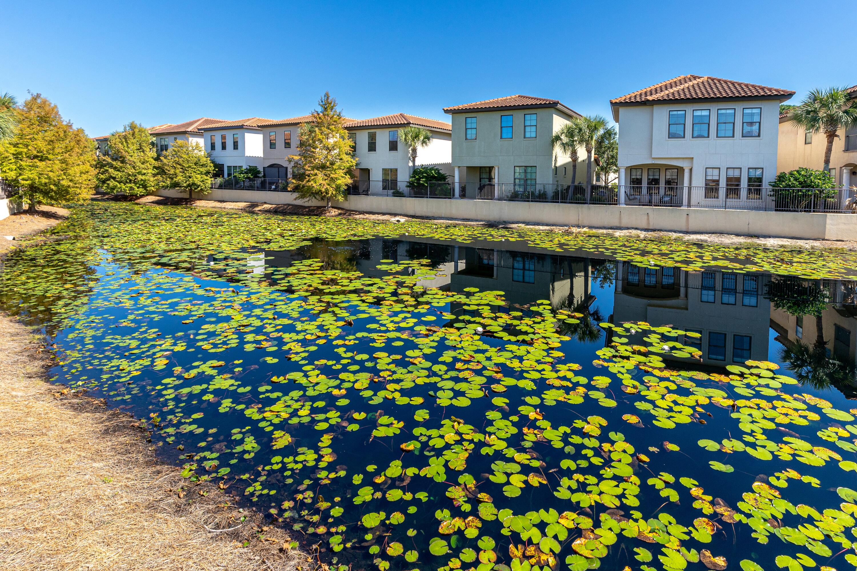 VILLA LAGO - Residential