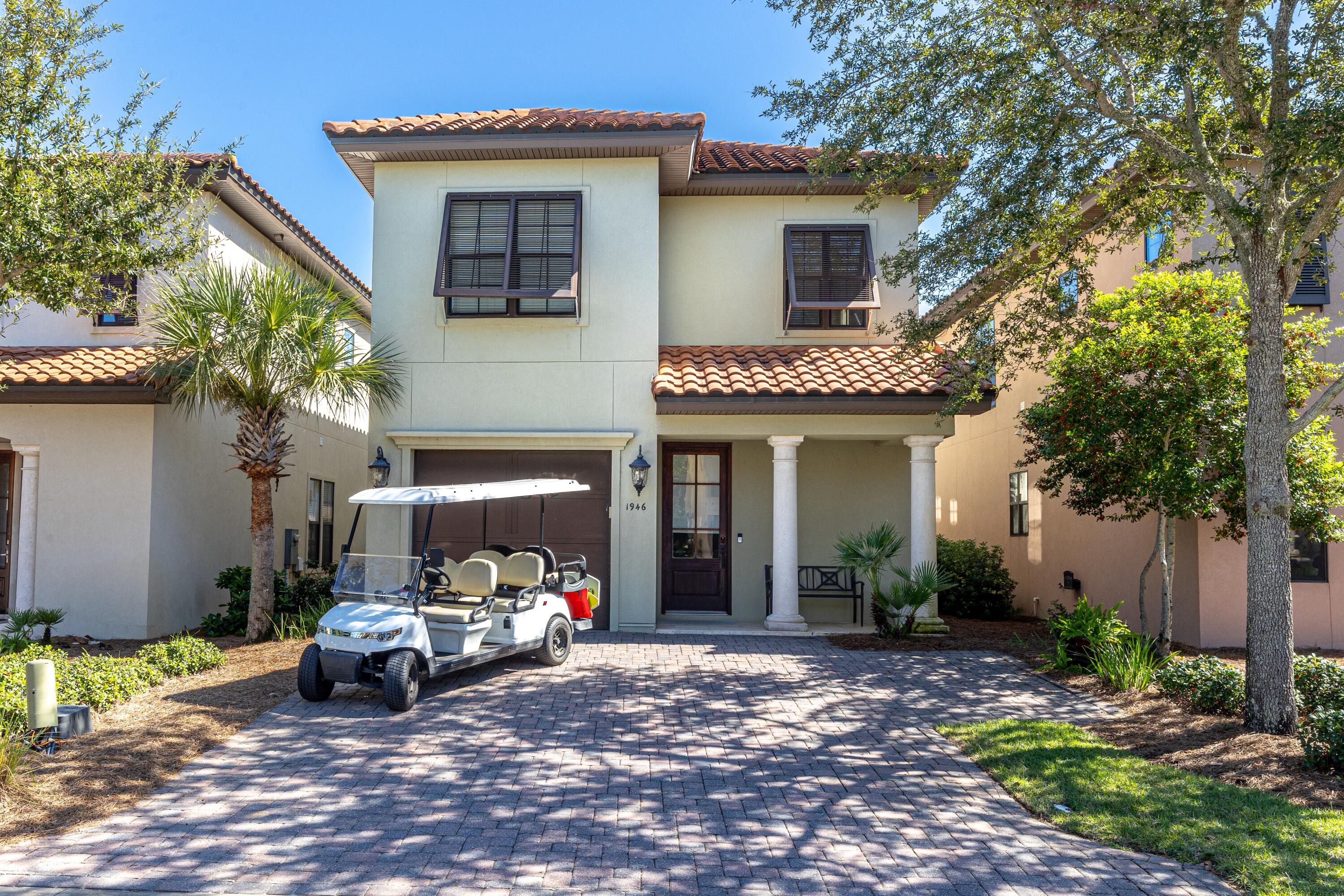 VILLA LAGO - Residential