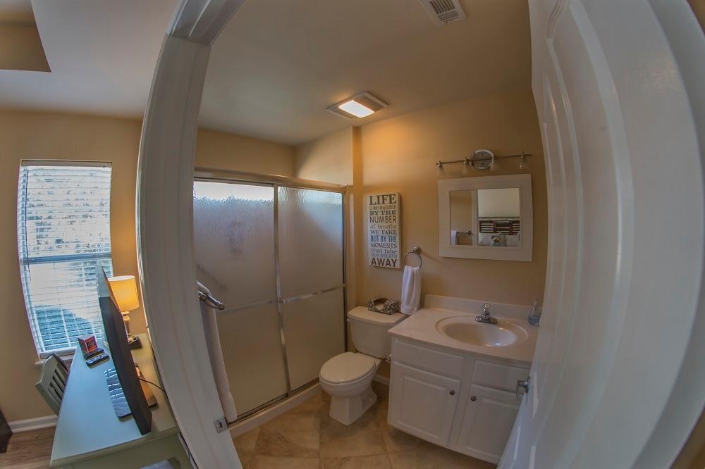 OAK HARBOUR T/H VILLAS - Residential