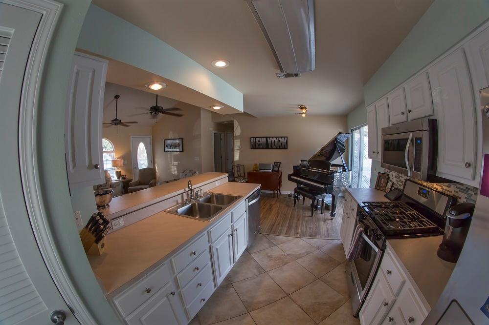 OAK HARBOUR T/H VILLAS - Residential