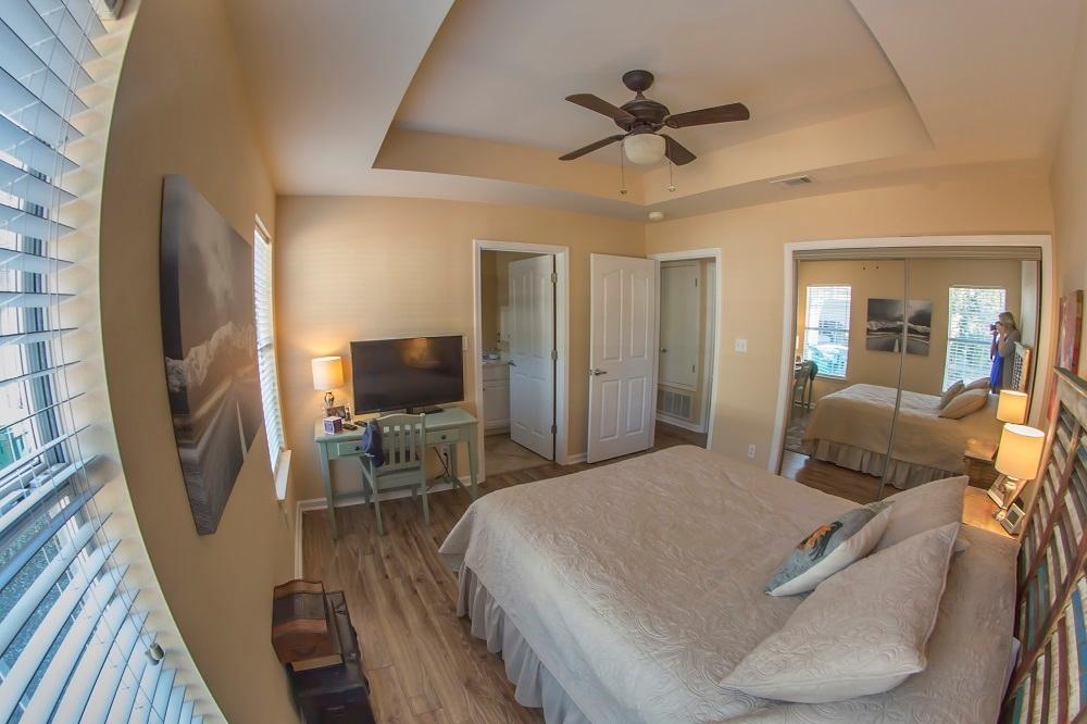 OAK HARBOUR T/H VILLAS - Residential