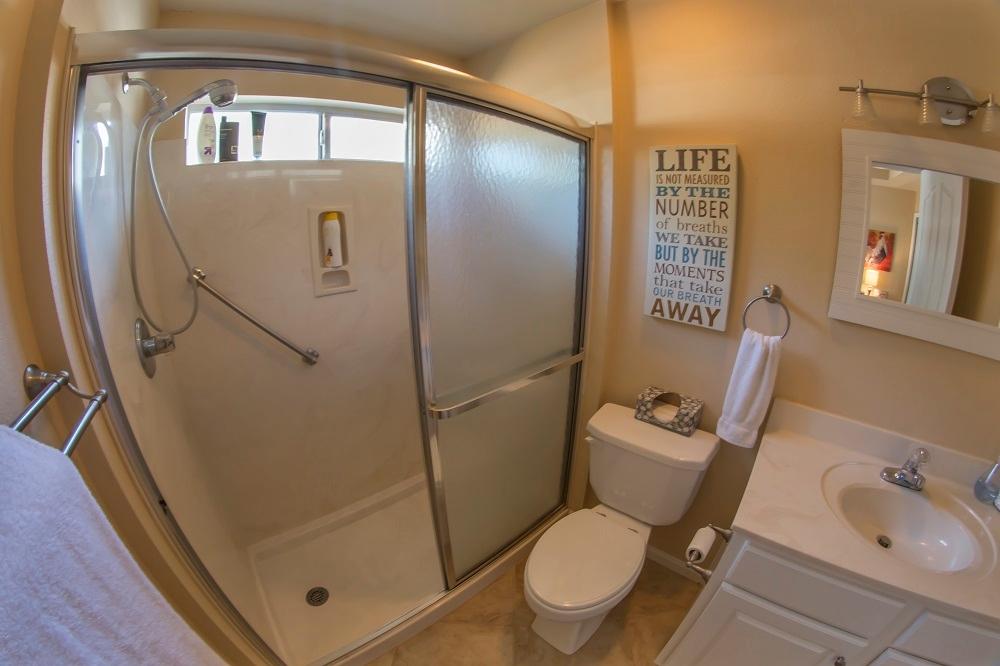 OAK HARBOUR T/H VILLAS - Residential