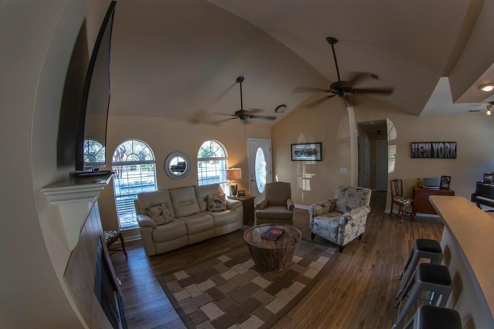 OAK HARBOUR T/H VILLAS - Residential