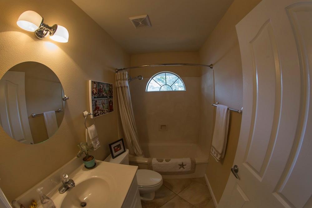 OAK HARBOUR T/H VILLAS - Residential