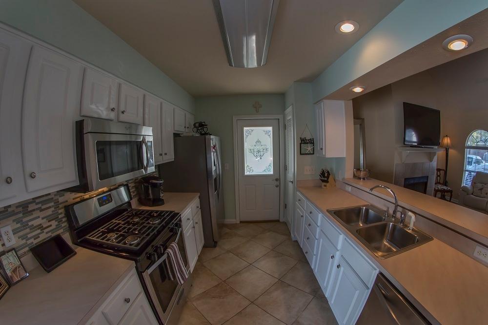 OAK HARBOUR T/H VILLAS - Residential