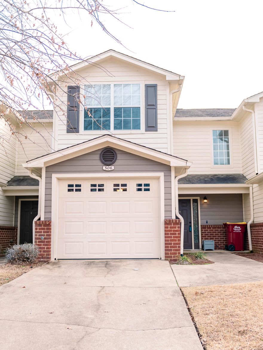 **Immaculate 3-Bedroom Townhome South of I-10 - Priced Under $250,000!**This beautifully kept townhome is the perfect move-in ready home you've been searching for! With 3 spacious bedrooms and a layout that flows effortlessly, it offers both comfort and style. The wood-look tile floors throughout the main living areas, combined with newer carpet on the stairs and upstairs, make for a modern and low-maintenance living space. Plus, this unit is pet-free and in excellent condition.Highlights:- **Energy Efficient**: Stay comfortable year-round with the new Nest Smart Thermostat, which is ENERGY STAR certified, helping you save on energy costs.- **Laundry Room**: Convenient space designed for a full-size washer and dryer.
Well-Cared-For Community: Enjoy a serene environment in a well-maintained neighborhood.
This home won't last long! Call today for your private showing.