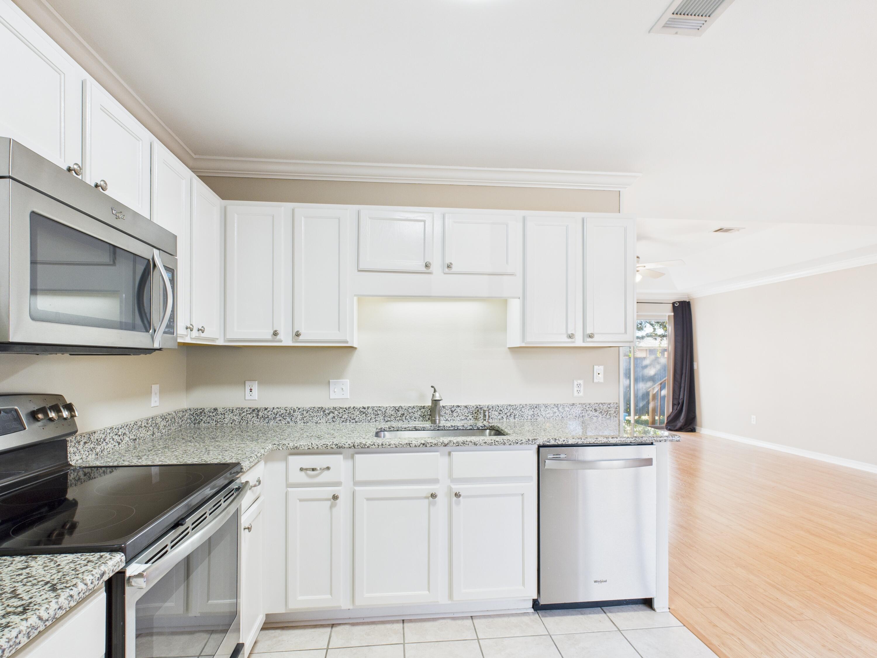 OLD TOWN PH 2 - Residential Lease