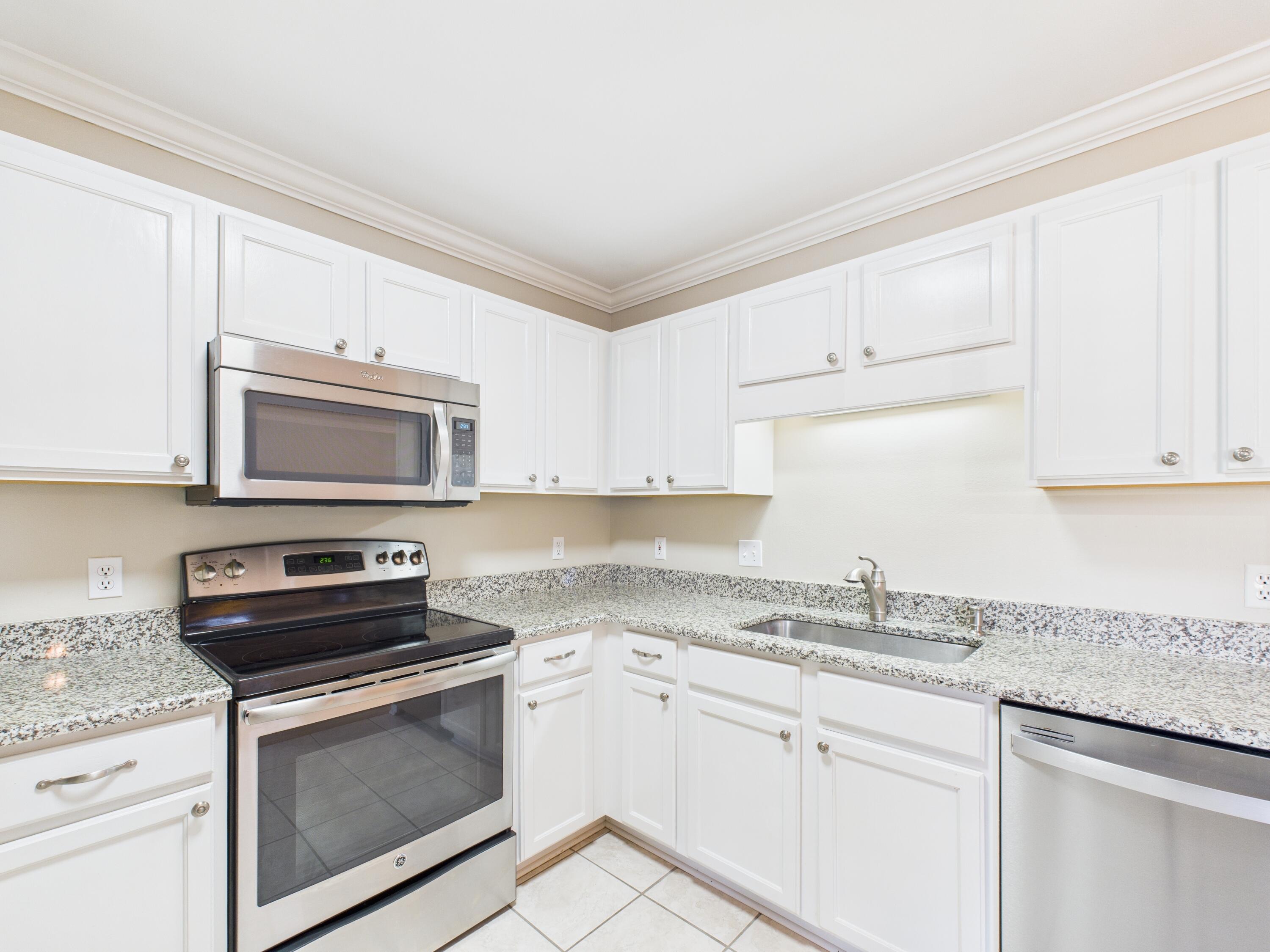 OLD TOWN PH 2 - Residential Lease