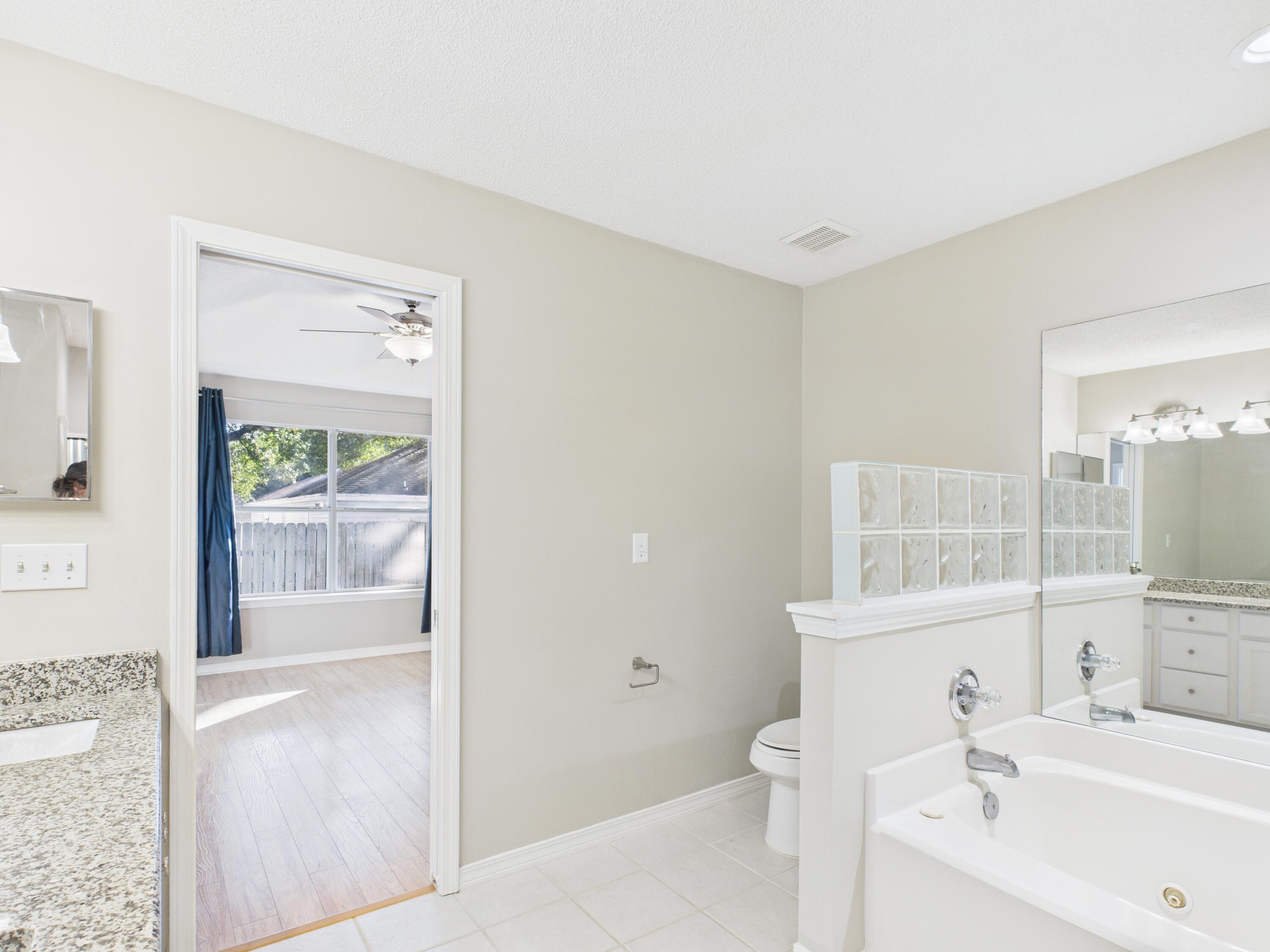 OLD TOWN PH 2 - Residential Lease