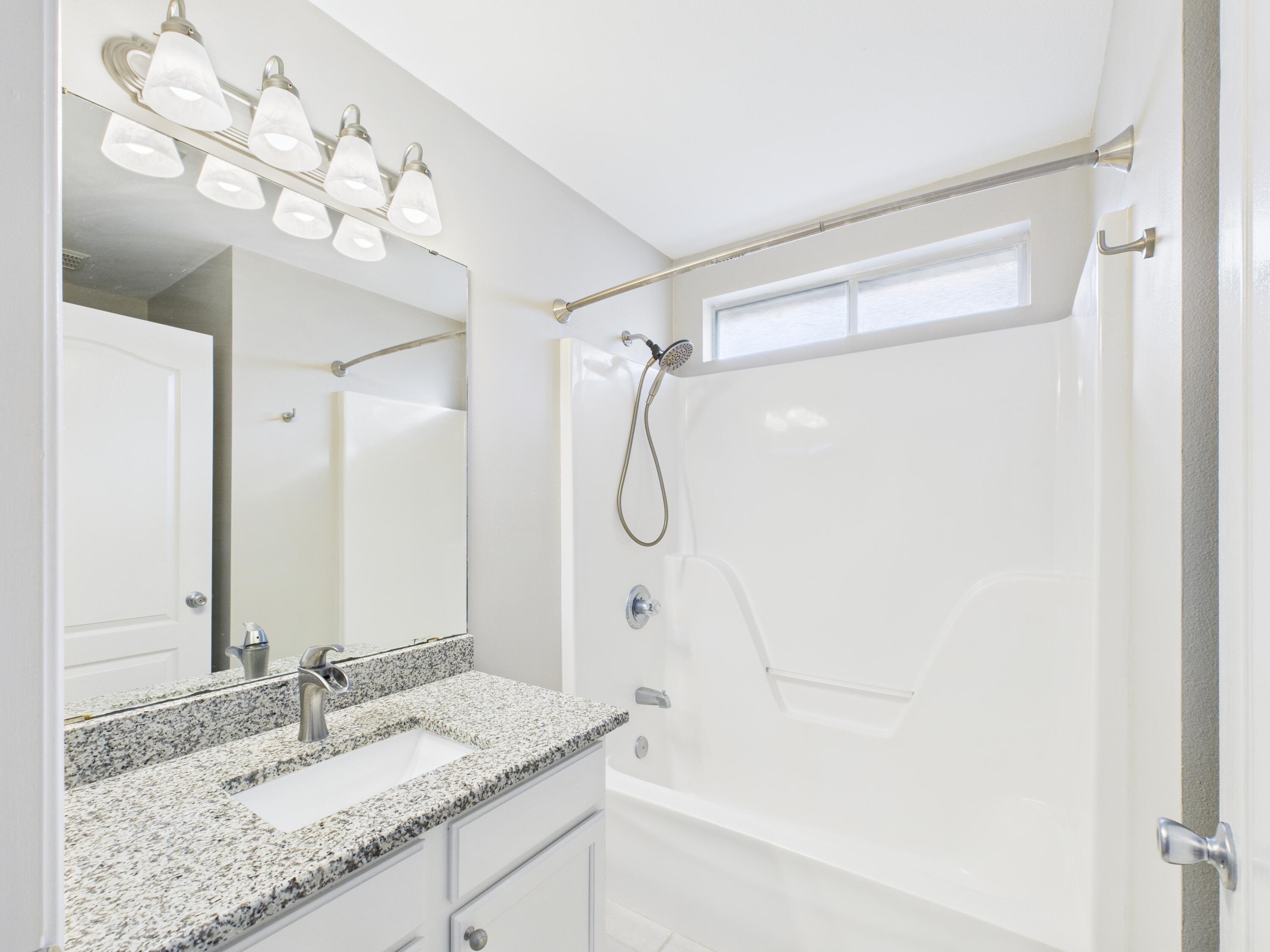 OLD TOWN PH 2 - Residential Lease