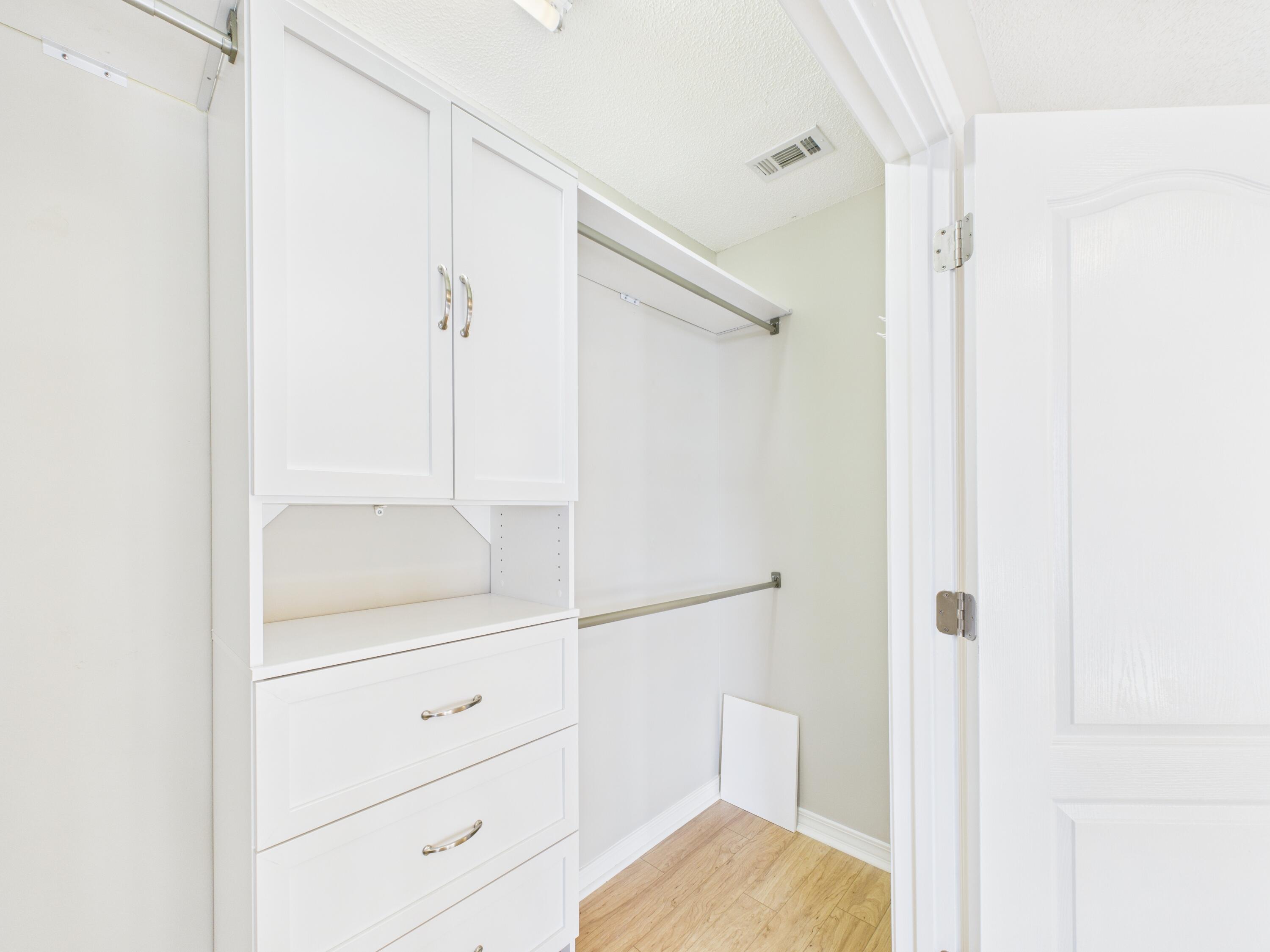 OLD TOWN PH 2 - Residential Lease