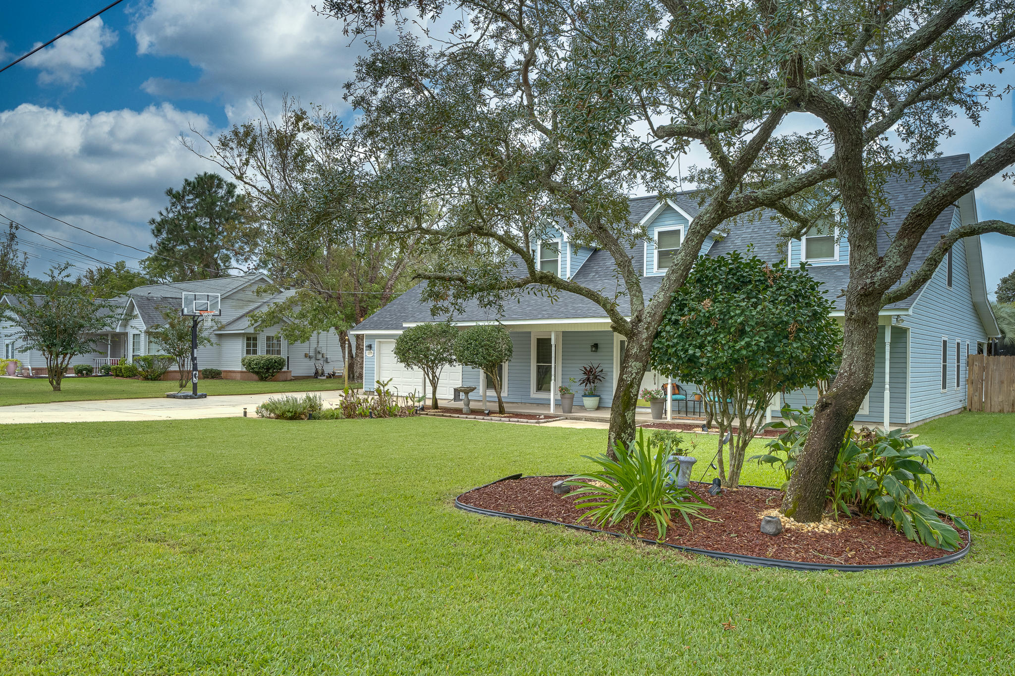 CRESCENT SHORES - Residential