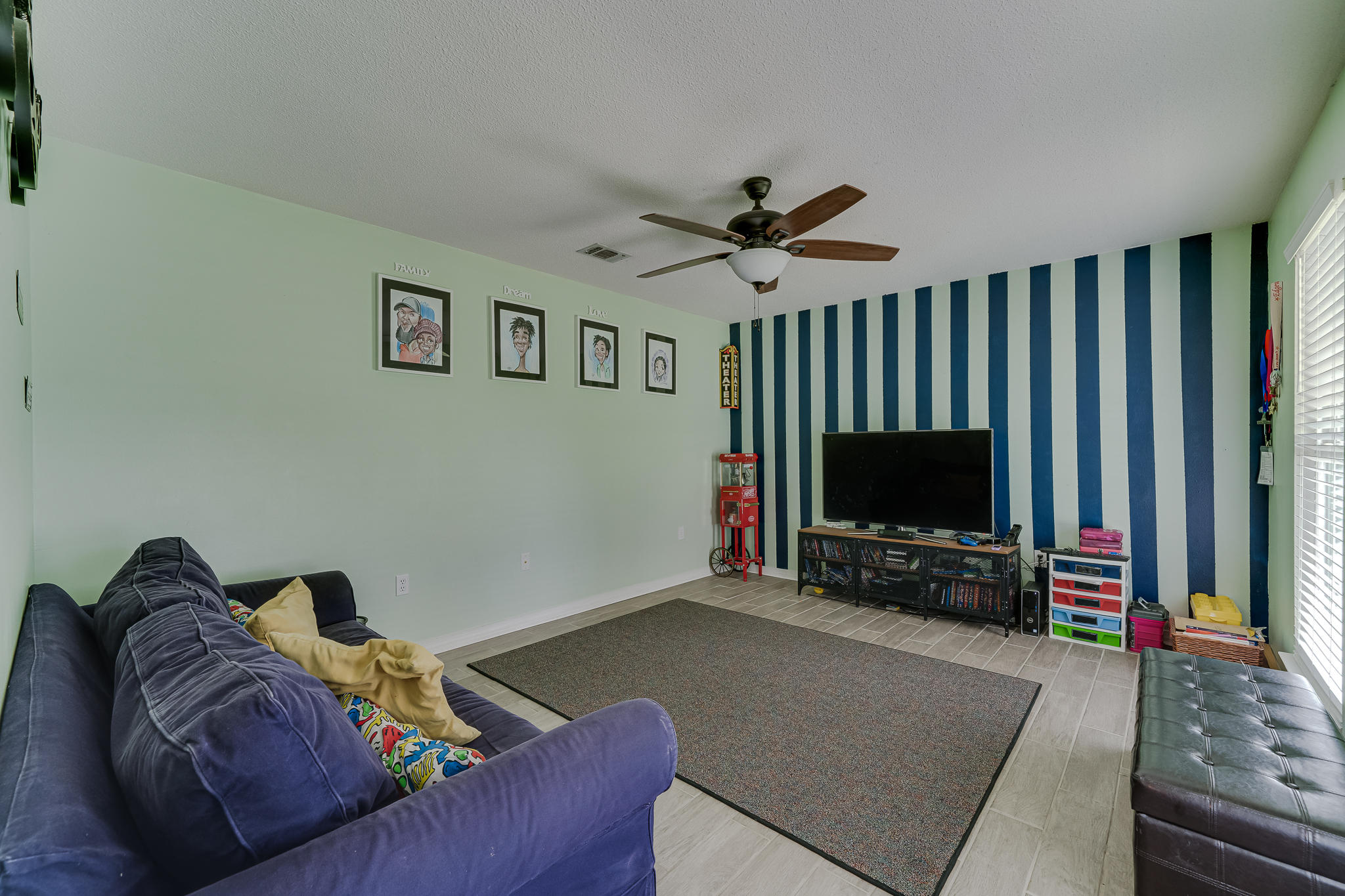 CRESCENT SHORES - Residential