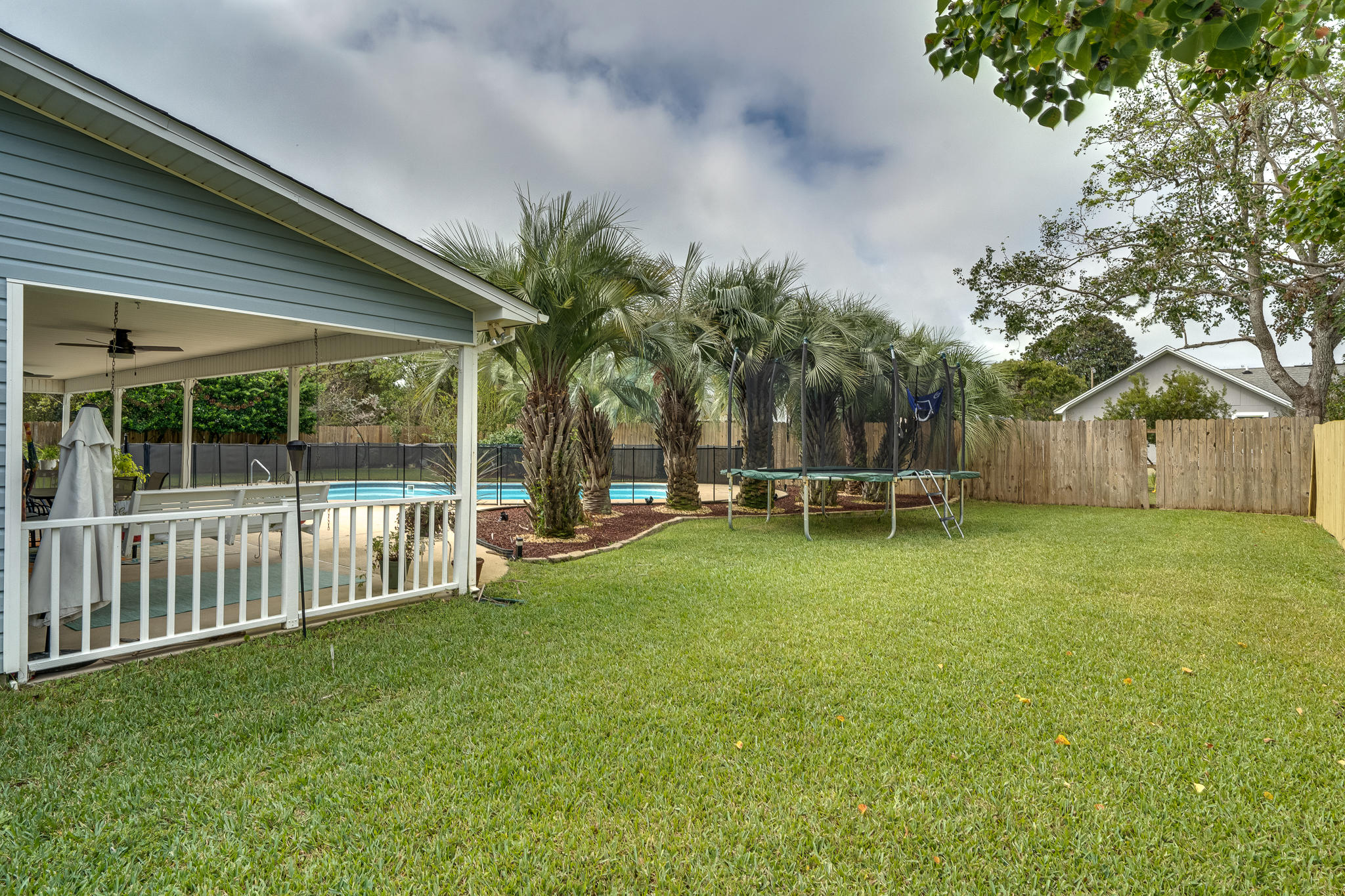 CRESCENT SHORES - Residential