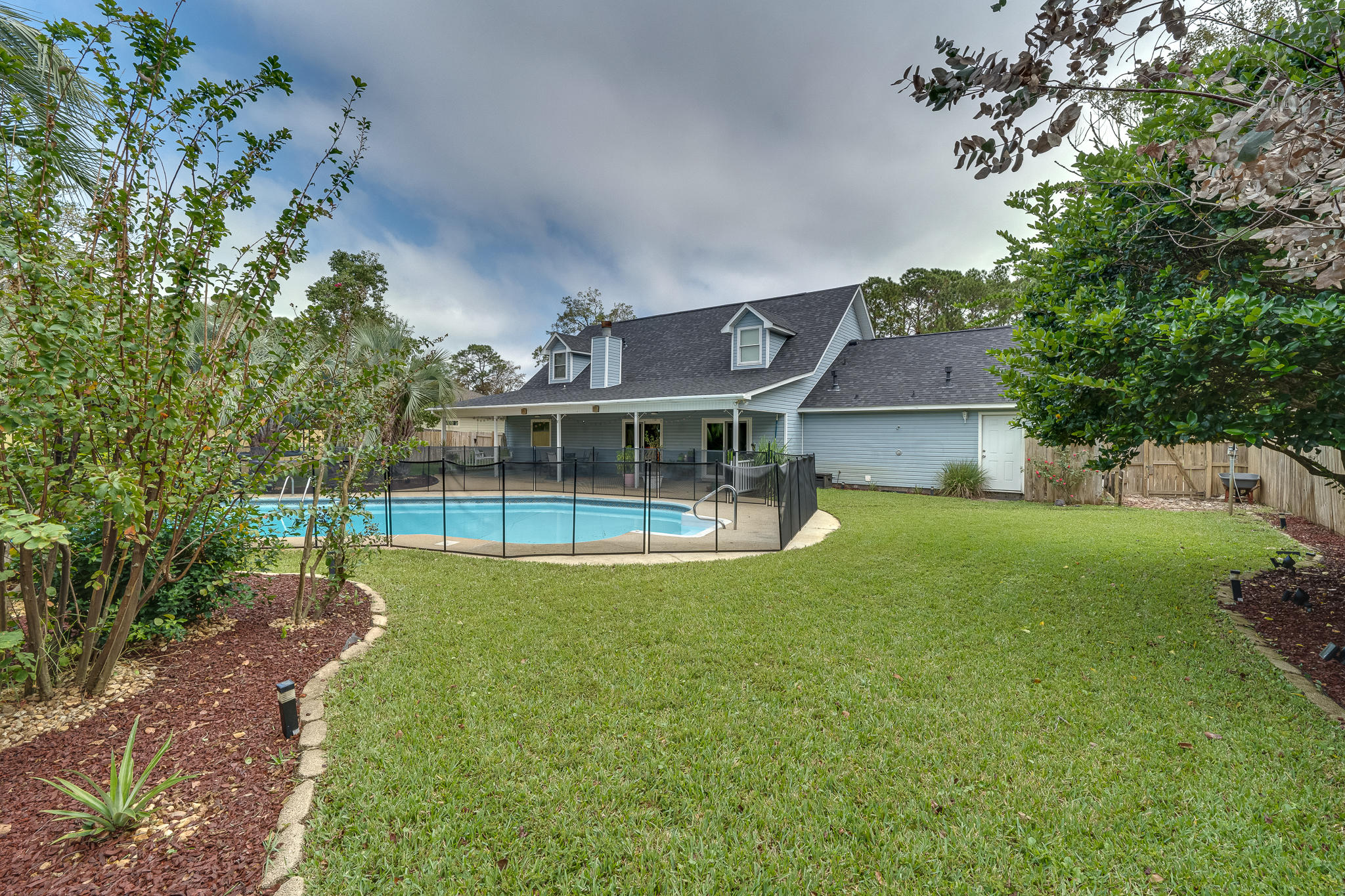 CRESCENT SHORES - Residential