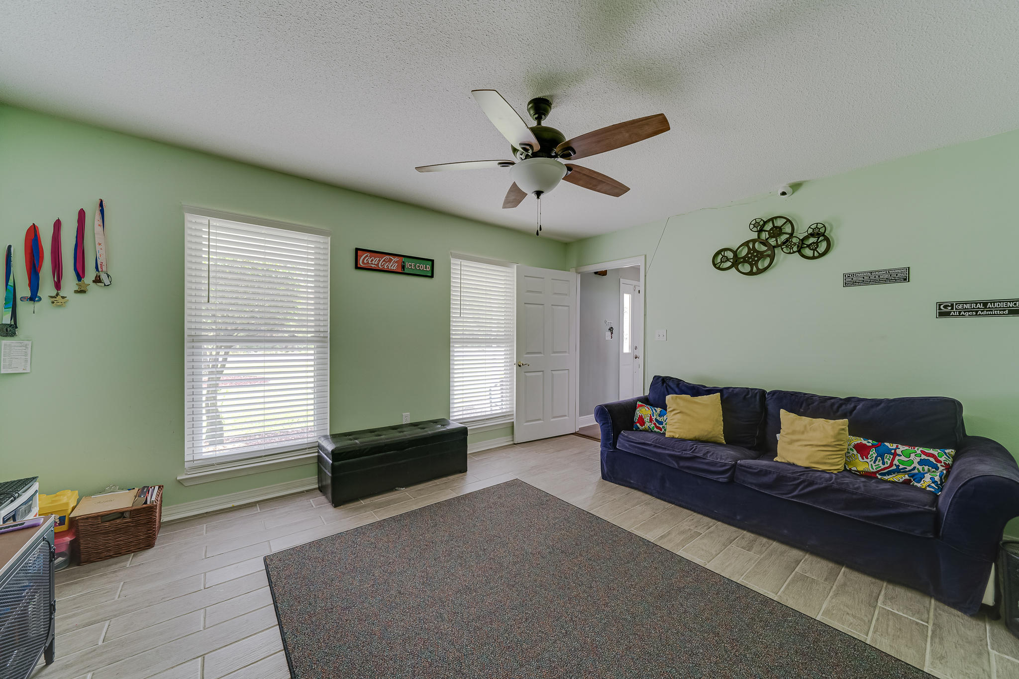 CRESCENT SHORES - Residential