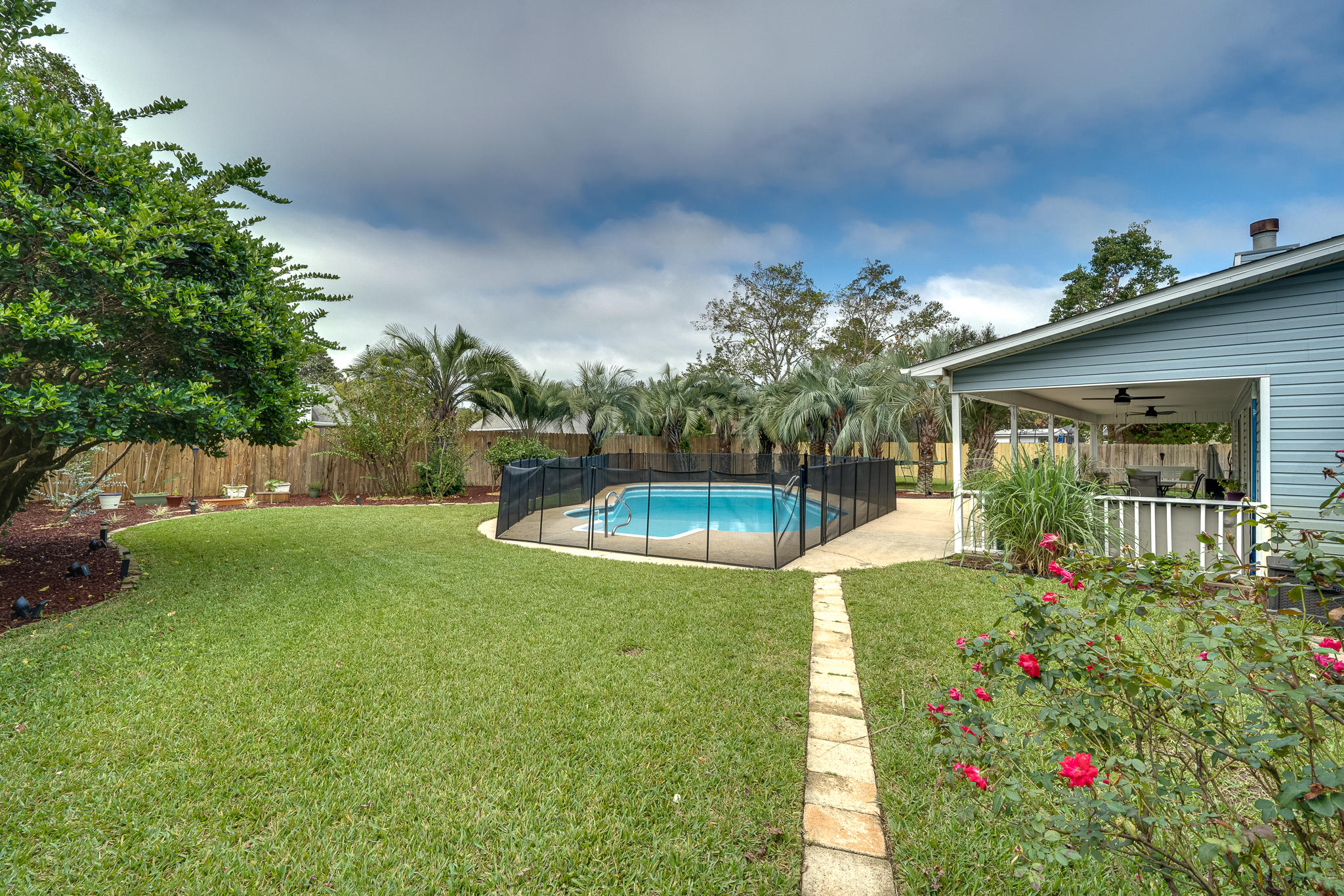 CRESCENT SHORES - Residential