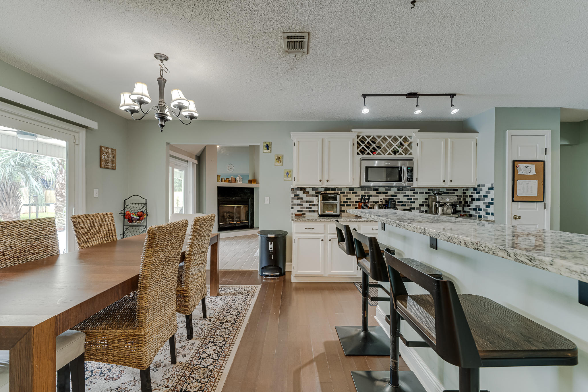 CRESCENT SHORES - Residential