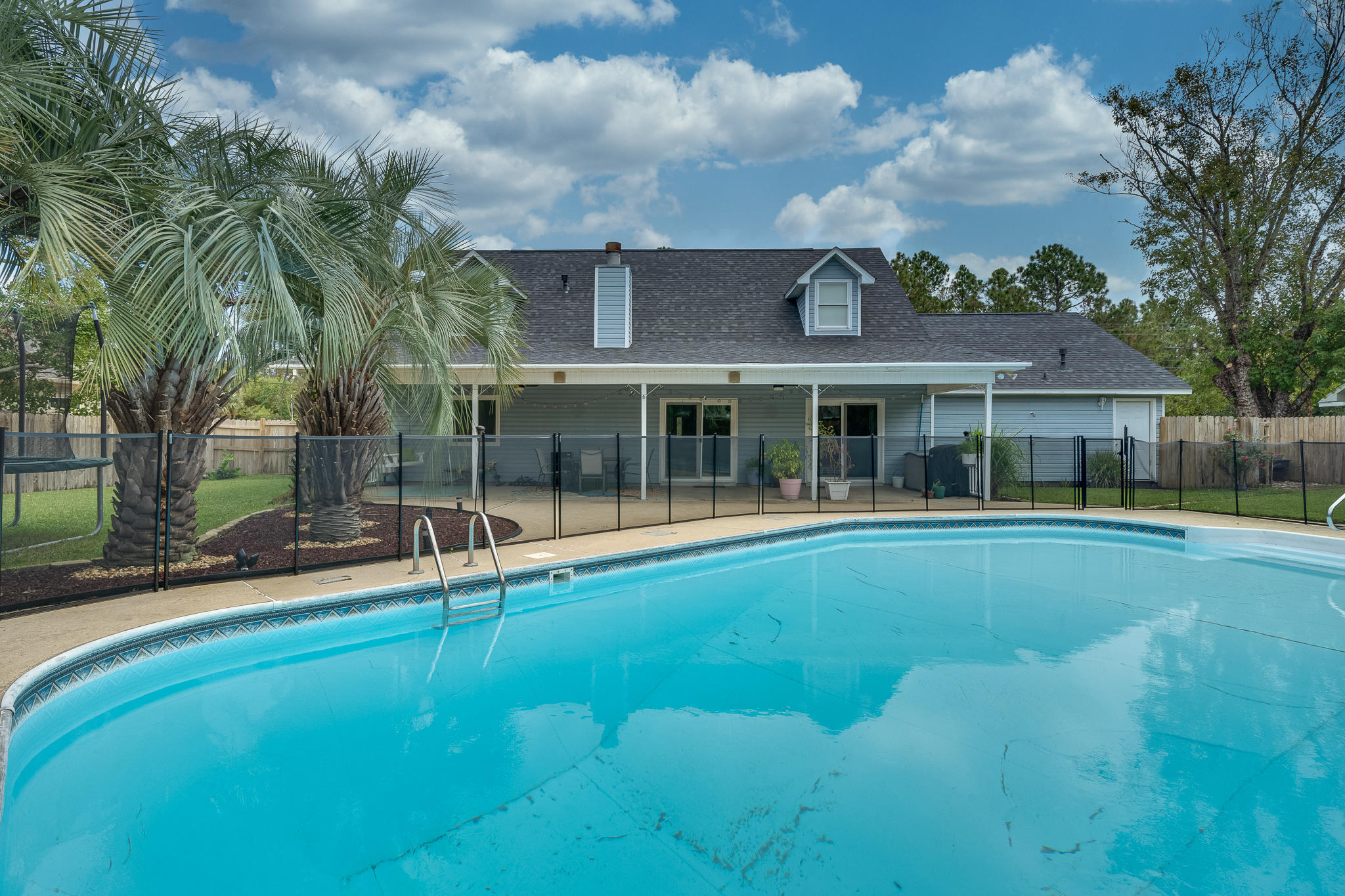 CRESCENT SHORES - Residential