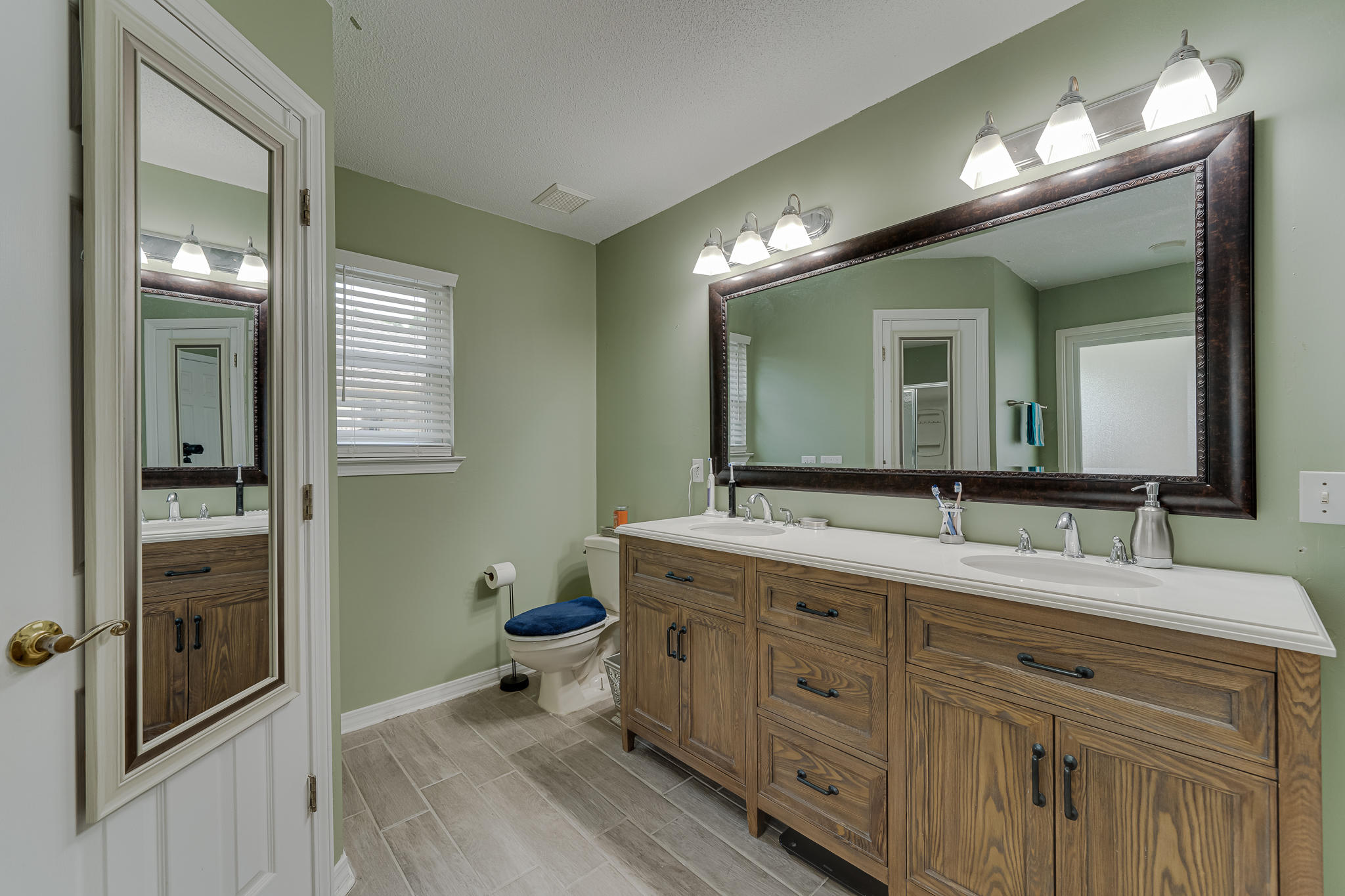 CRESCENT SHORES - Residential