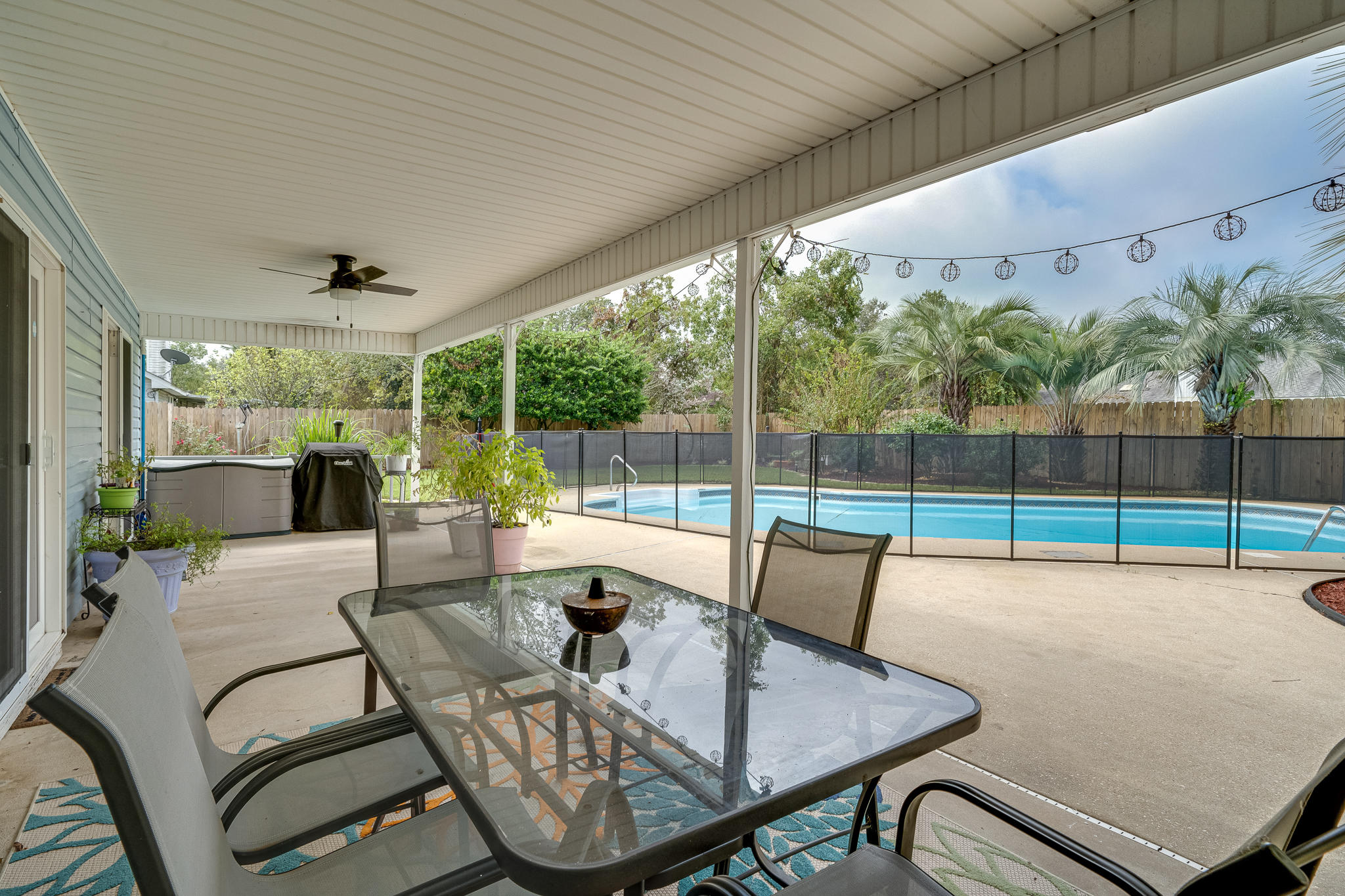 CRESCENT SHORES - Residential