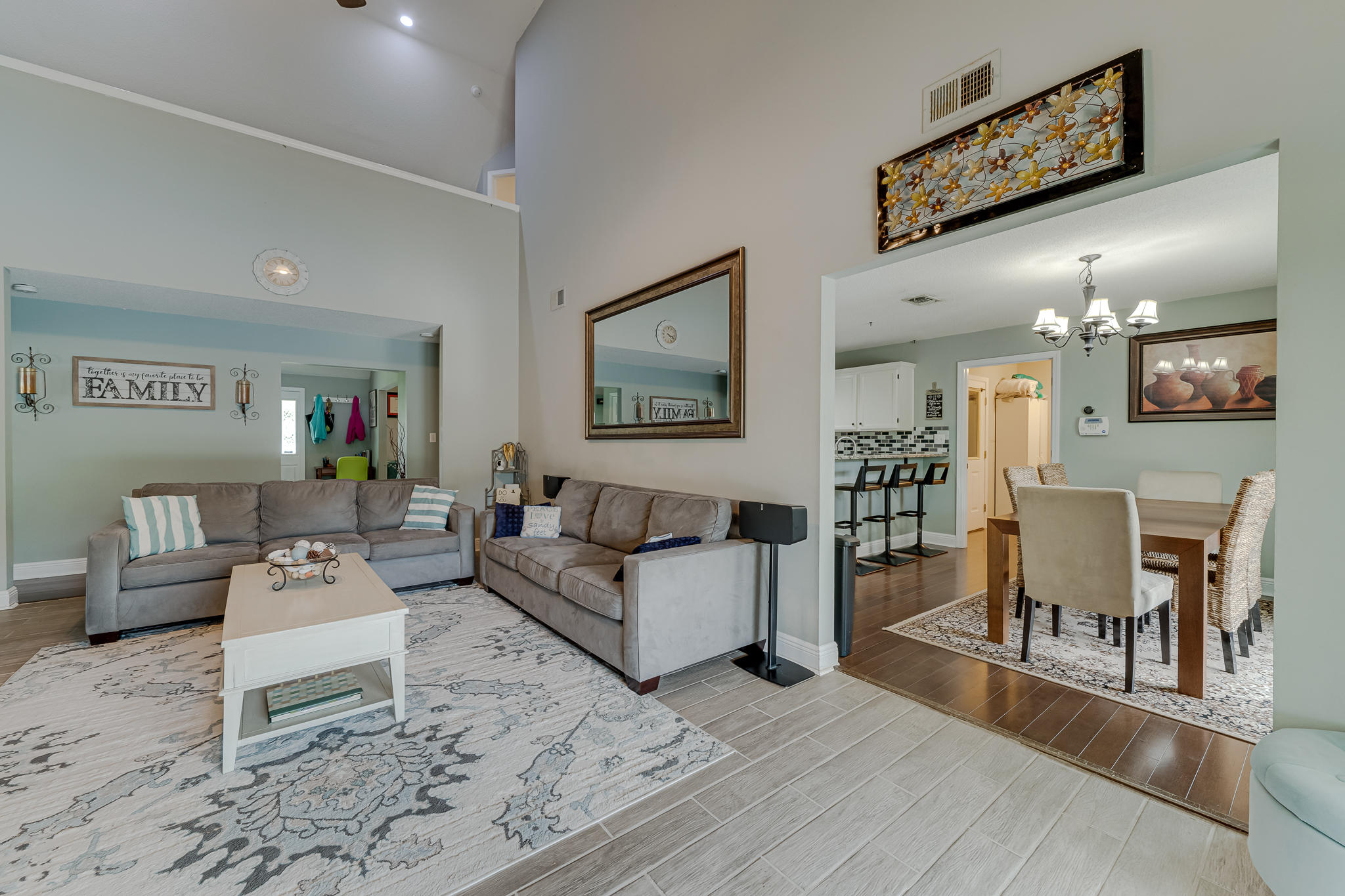 CRESCENT SHORES - Residential